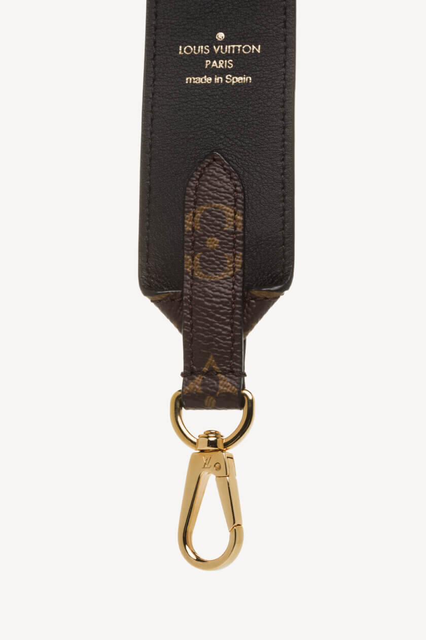 <strong> LOUIS VUITTON</strong><br><div style="margin-top:10px; font-size:16px;">Bandouliere Monogram</div><br> - Image 9