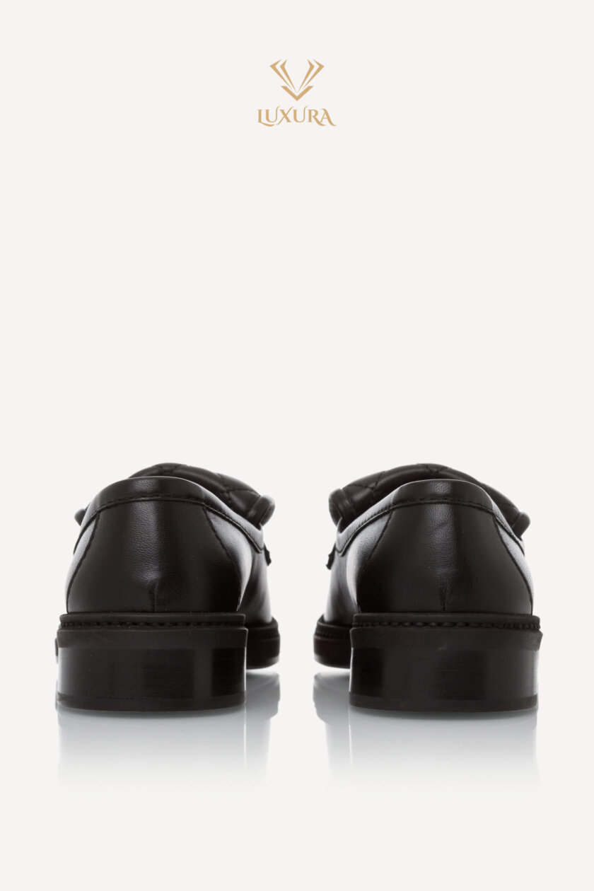 <span style="font-size: 10px;letter-spacing: .15em">HARD TO FIND</span><br><strong> CHANEL </strong><br><div style="margin-top:10px;font-size:16px">Black Leather Turnlock Loafers 35</div><br> - Image 6