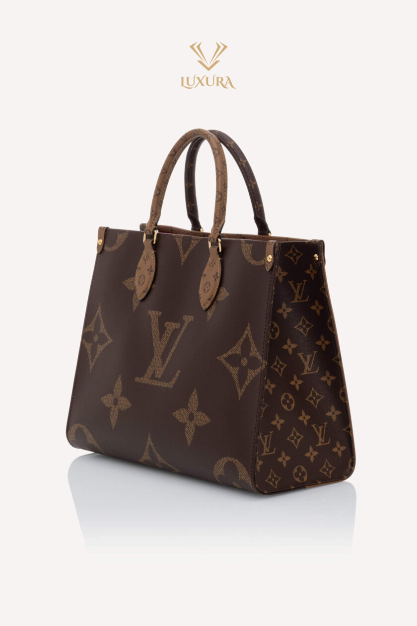 <span style="font-size: 10px;letter-spacing: .15em"> BEST DEAL</span><br><strong> LOUIS VUITTON </strong><br><div style="margin-top:10px;font-size:16px"> On The Go GM Bag Monogram Canvas M45320 </div><br> - Image 3