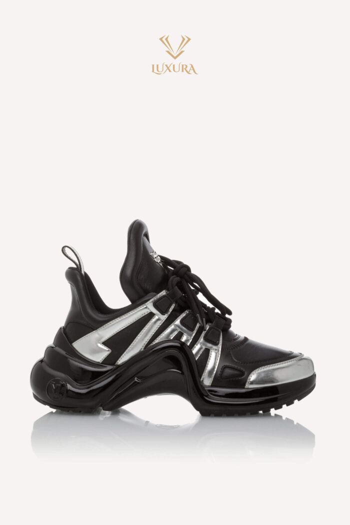 <span style="font-size: 10px;letter-spacing: .15em">HARD TO FIND</span><br><strong>LOUIS VUITTON </strong><br><div style="margin-top:10px;font-size:16px"> Calfskin Metallic Monogram LV Archlight Sneakers 36.5 </div><br>