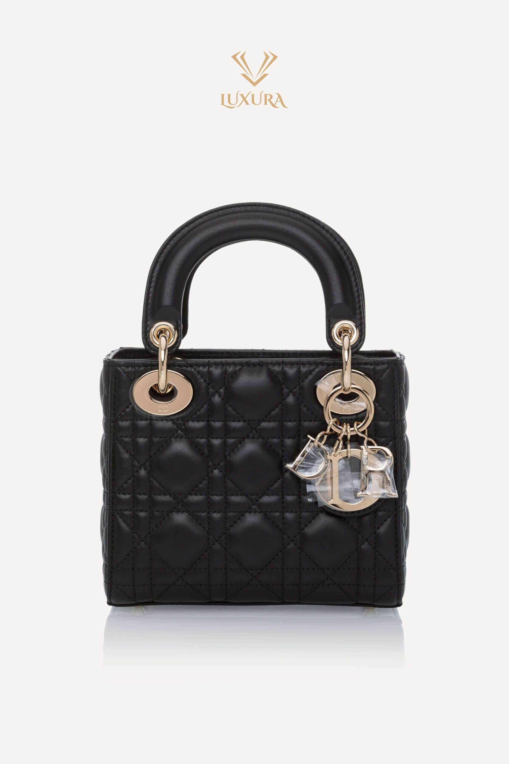 <span style="font-size: 10px;letter-spacing: .15em">NEW COLLECTION</span><br> <strong>DIOR</strong><br> <div style="margin-top:10px;font-size:16px">Mini Lady Dior Bag Black Cannage Lambskin