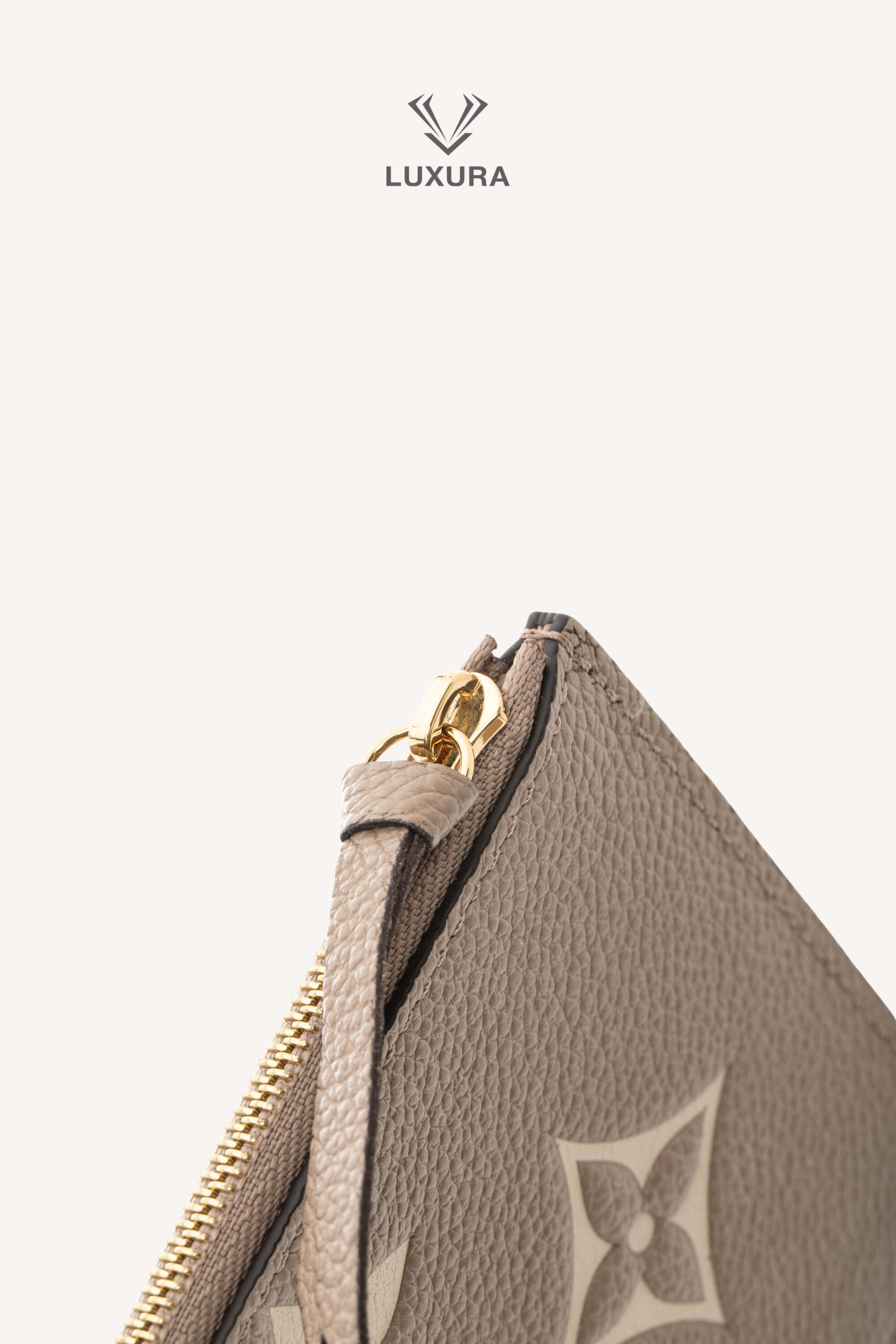 Genti de designeri pre-owned | IN TRENDING LOUIS VUITTON Felicie Pochete Monogram Empreinte Leather Dove Cream M82610