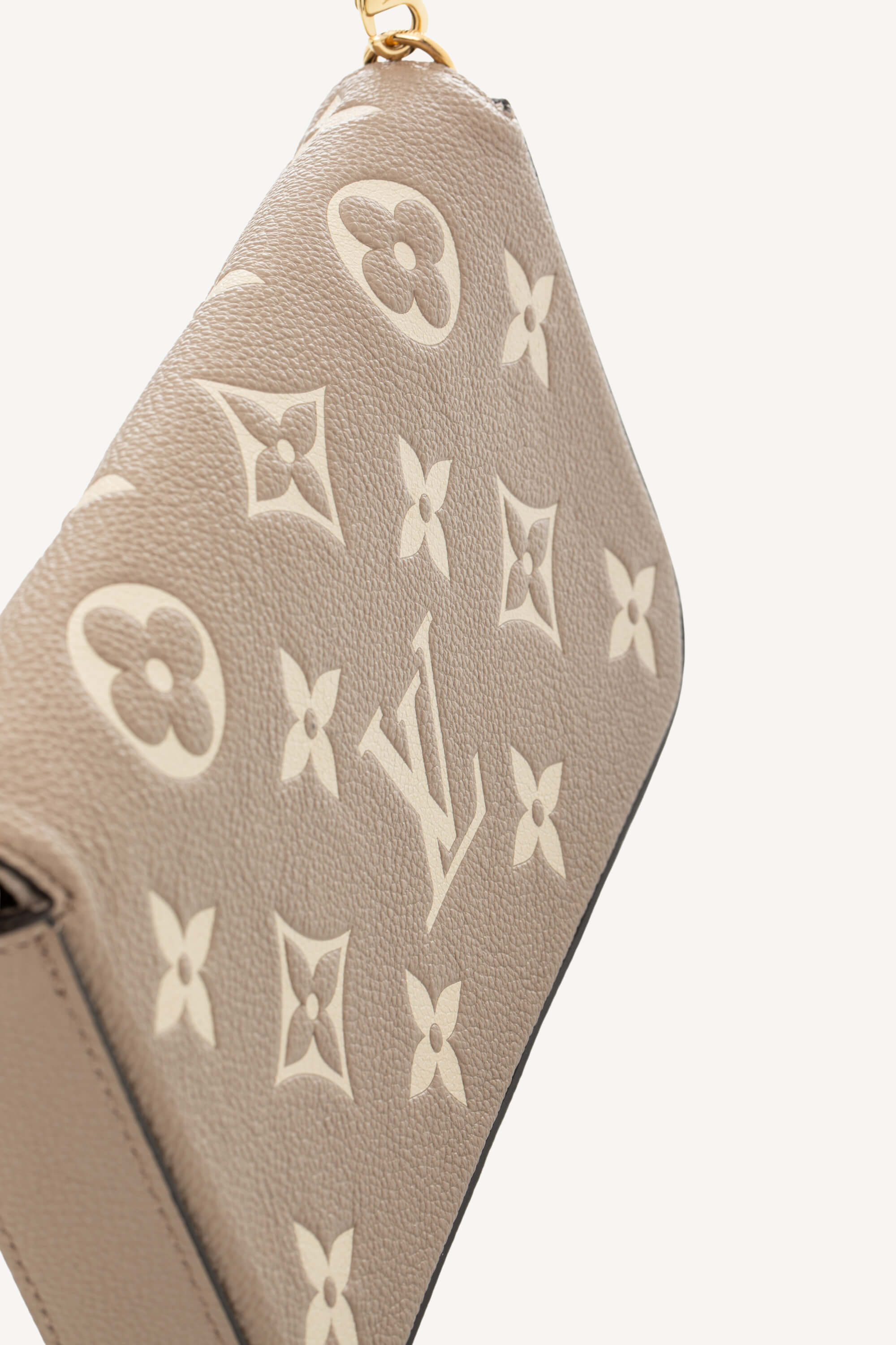 Genti de designeri pre-owned | IN TRENDING LOUIS VUITTON Felicie Pochete Monogram Empreinte Leather Dove Cream M82610