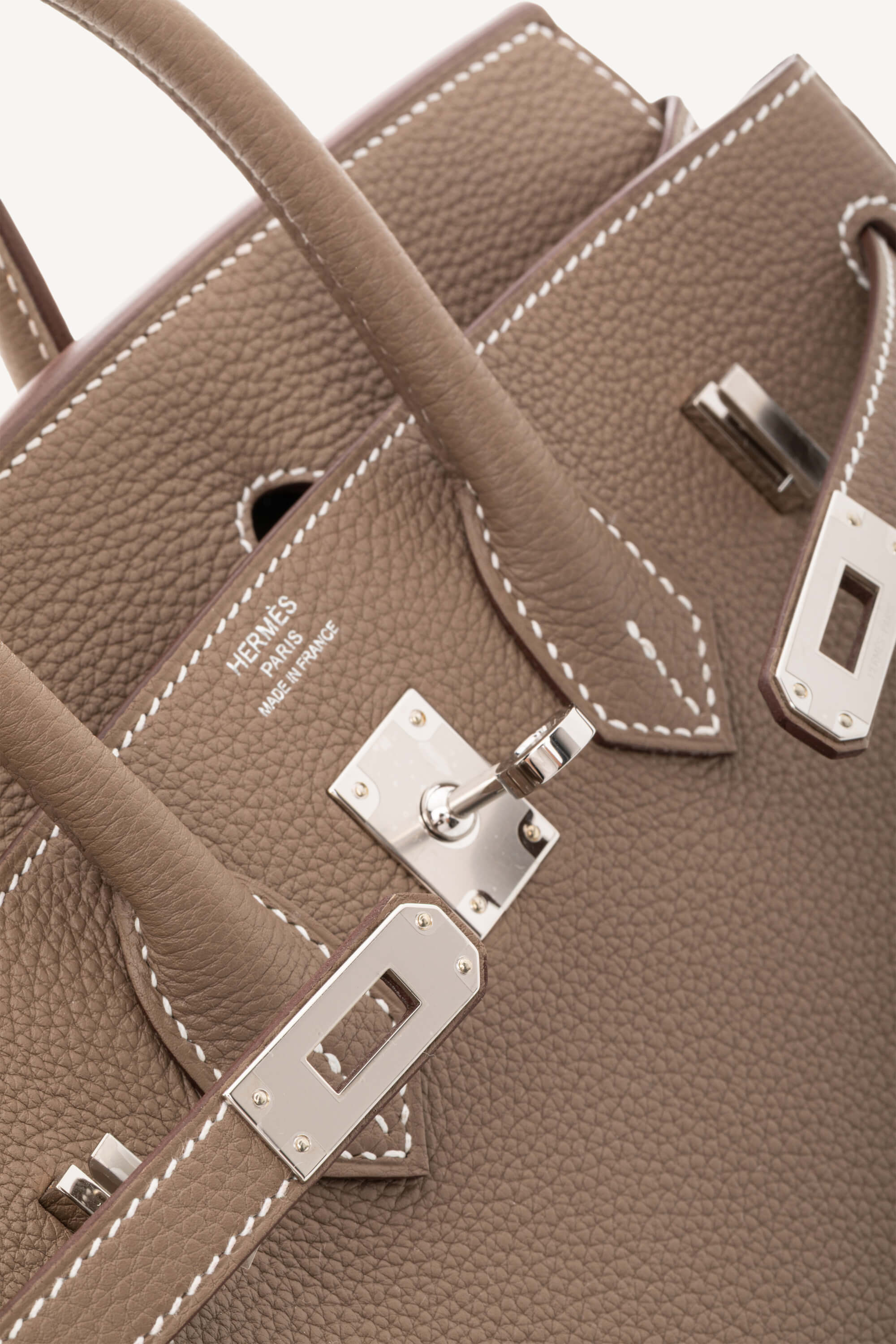 <span style="font-size: 10px;letter-spacing: .15em">HARD TO FIND</span><br> <strong>HERMES</strong><br> <div style="margin-top:10px;font-size:16px">Birkin 25 Etoupe Togo Palladium Hardware</div><br> - Image 17