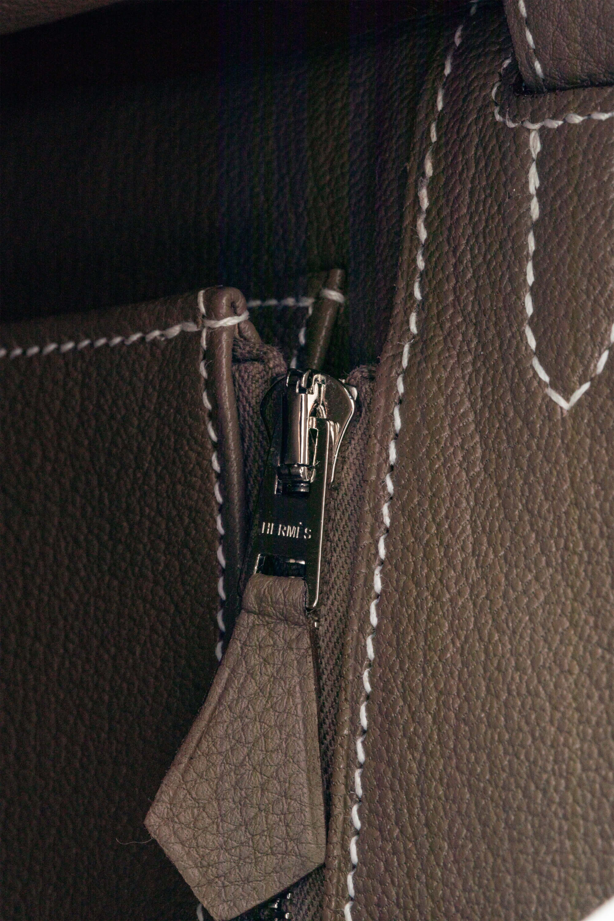 <span style="font-size: 10px;letter-spacing: .15em">HARD TO FIND</span><br> <strong>HERMES</strong><br> <div style="margin-top:10px;font-size:16px">Birkin 25 Etoupe Togo Palladium Hardware</div><br> - Image 27
