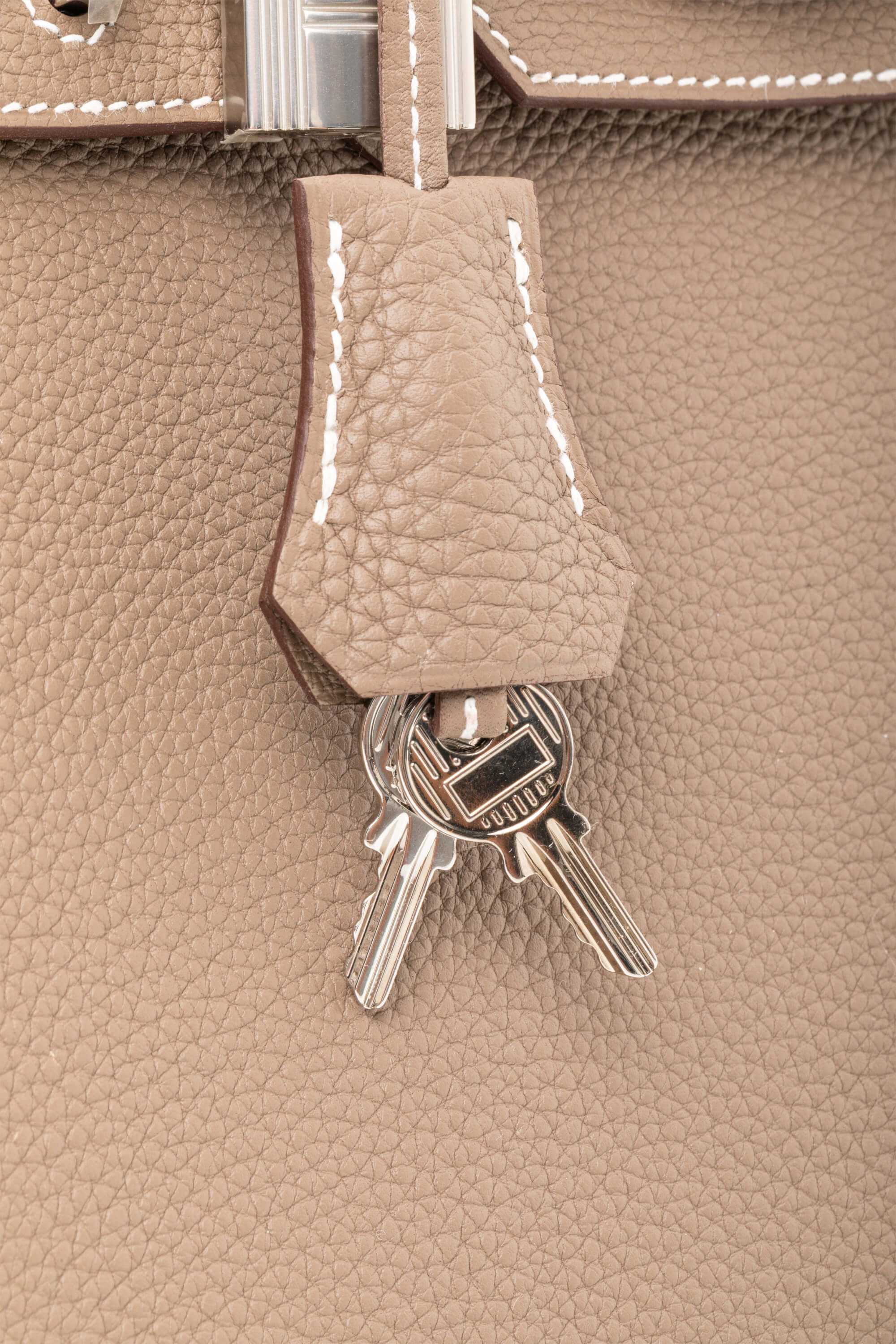 <span style="font-size: 10px;letter-spacing: .15em">HARD TO FIND</span><br> <strong>HERMES</strong><br> <div style="margin-top:10px;font-size:16px">Birkin 25 Etoupe Togo Palladium Hardware</div><br> - Image 35
