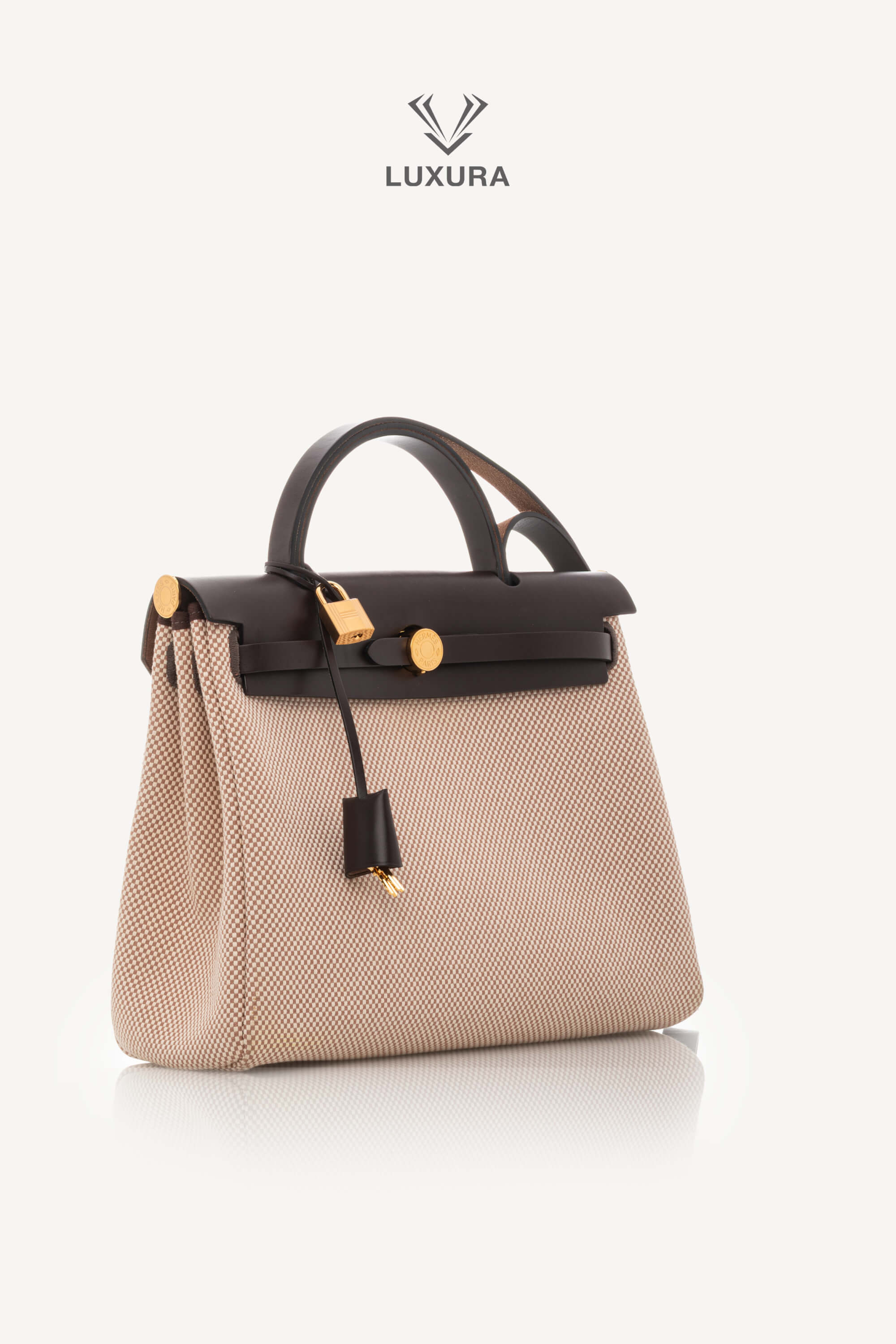 <span style="font-size: 10px;letter-spacing: .15em">BEST DEAL</span><br> <strong>HERMES</strong><br> <div style="margin-top:10px;font-size:16px">Hunter Criss Viking Herbag Zip Retourne 31 PM Rouge Sellier</div><br> - Image 3