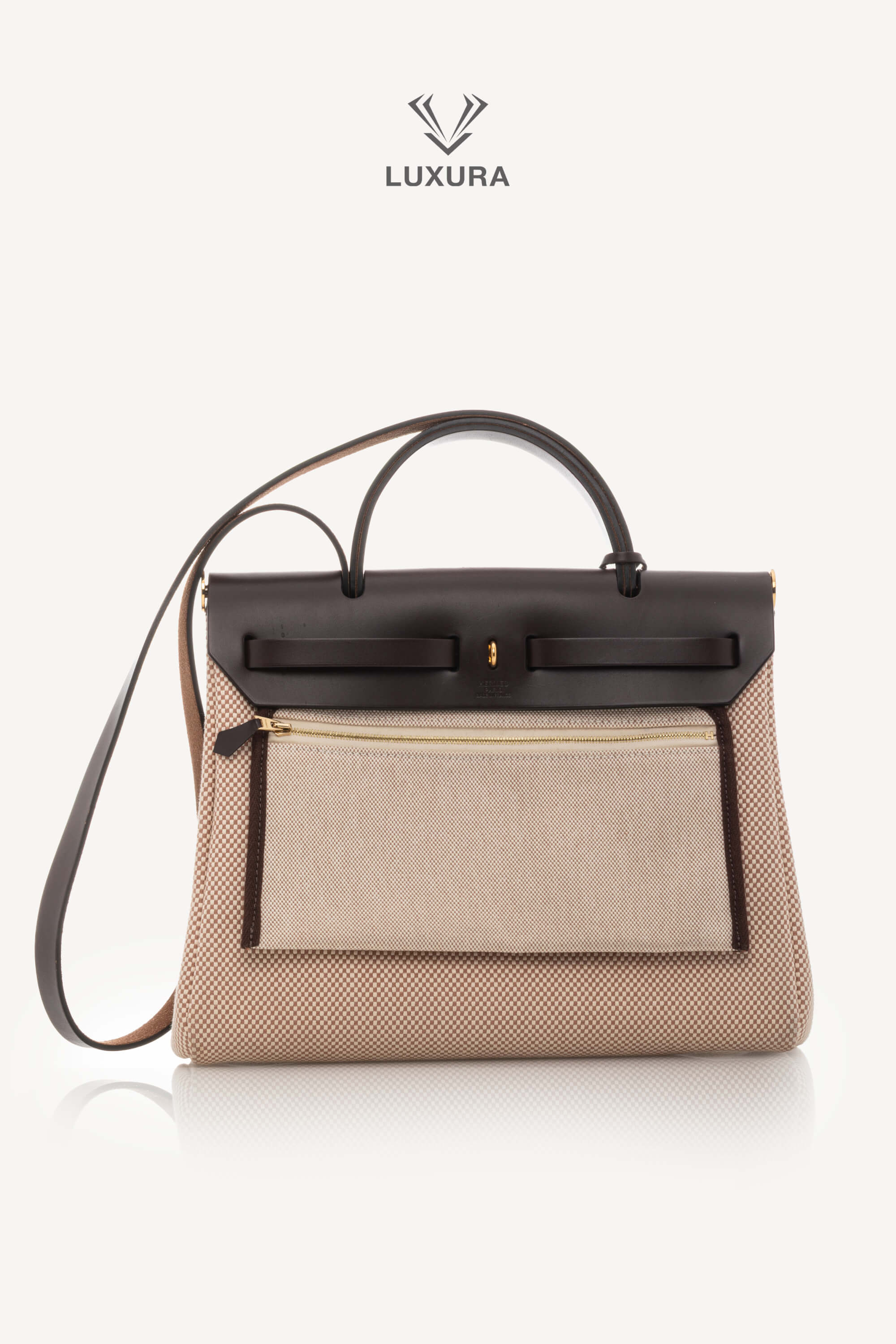 <span style="font-size: 10px;letter-spacing: .15em">BEST DEAL</span><br> <strong>HERMES</strong><br> <div style="margin-top:10px;font-size:16px">Hunter Criss Viking Herbag Zip Retourne 31 PM Rouge Sellier</div><br> - Image 5