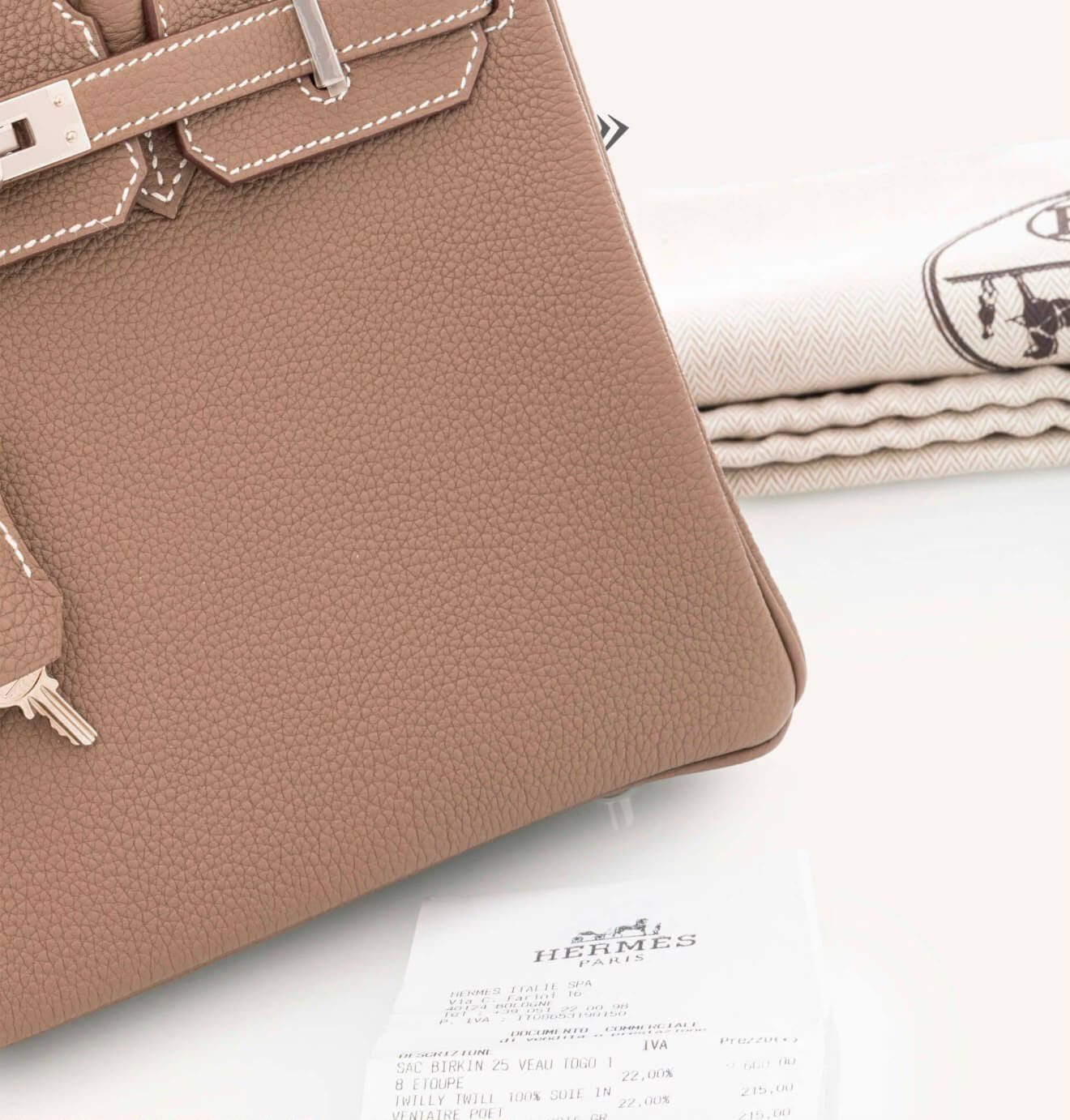 <span style="font-size: 10px;letter-spacing: .15em">HARD TO FIND</span><br> <strong>HERMES</strong><br> <div style="margin-top:10px;font-size:16px">Birkin 25 Etoupe Togo Palladium Hardware</div><br> - Image 12
