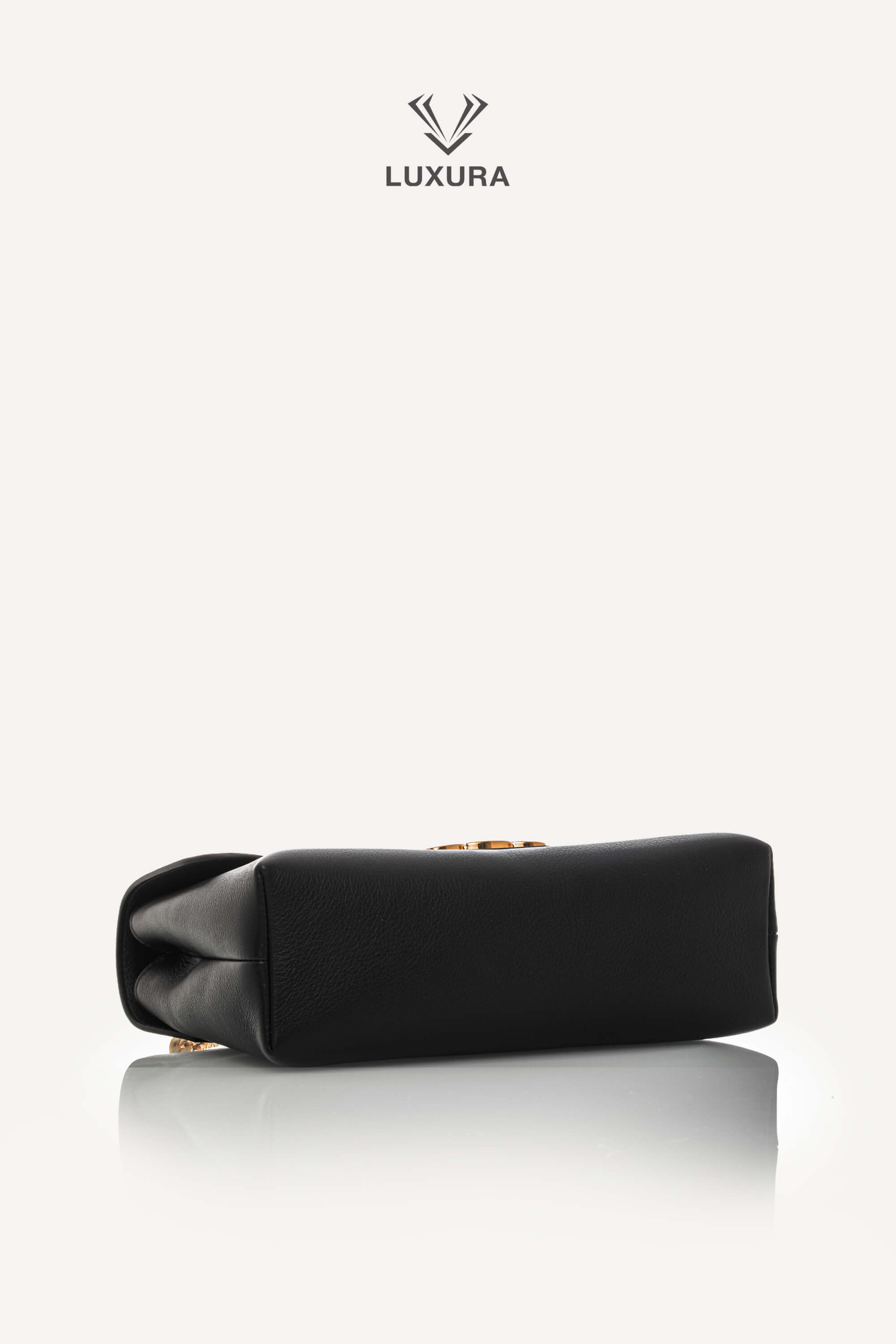 Genti de designeri pre-owned | CELINE Medium Victoire Bag in Supple Calfskin