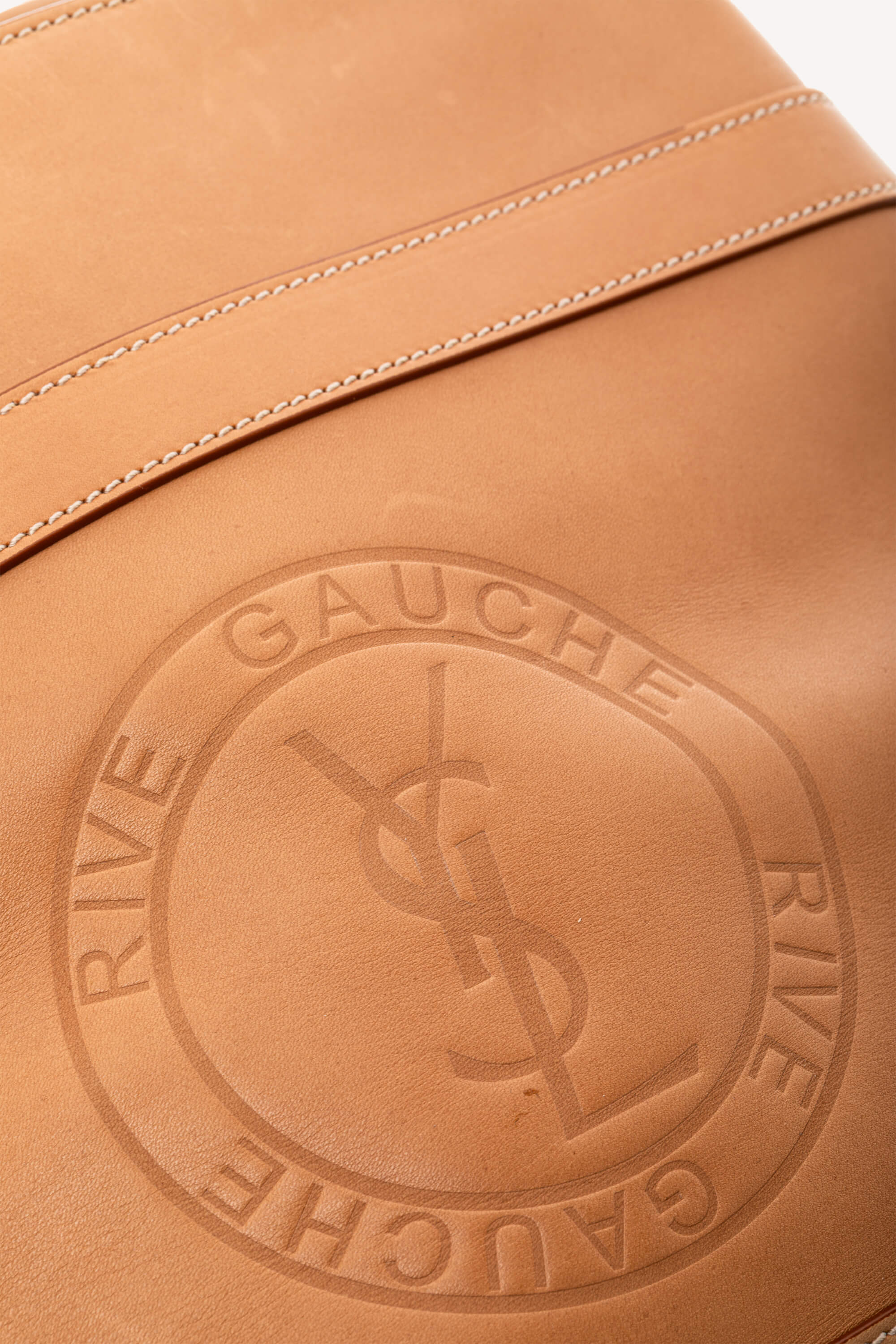 <span style="font-size: 10px;letter-spacing: .15em">BEST DEAL</span><br> <strong>SAINT LAURENT</strong><br> <div style="margin-top:10px;font-size:16px">Rive Gauche Large Tote Bag Beige</div><br> - Image 12