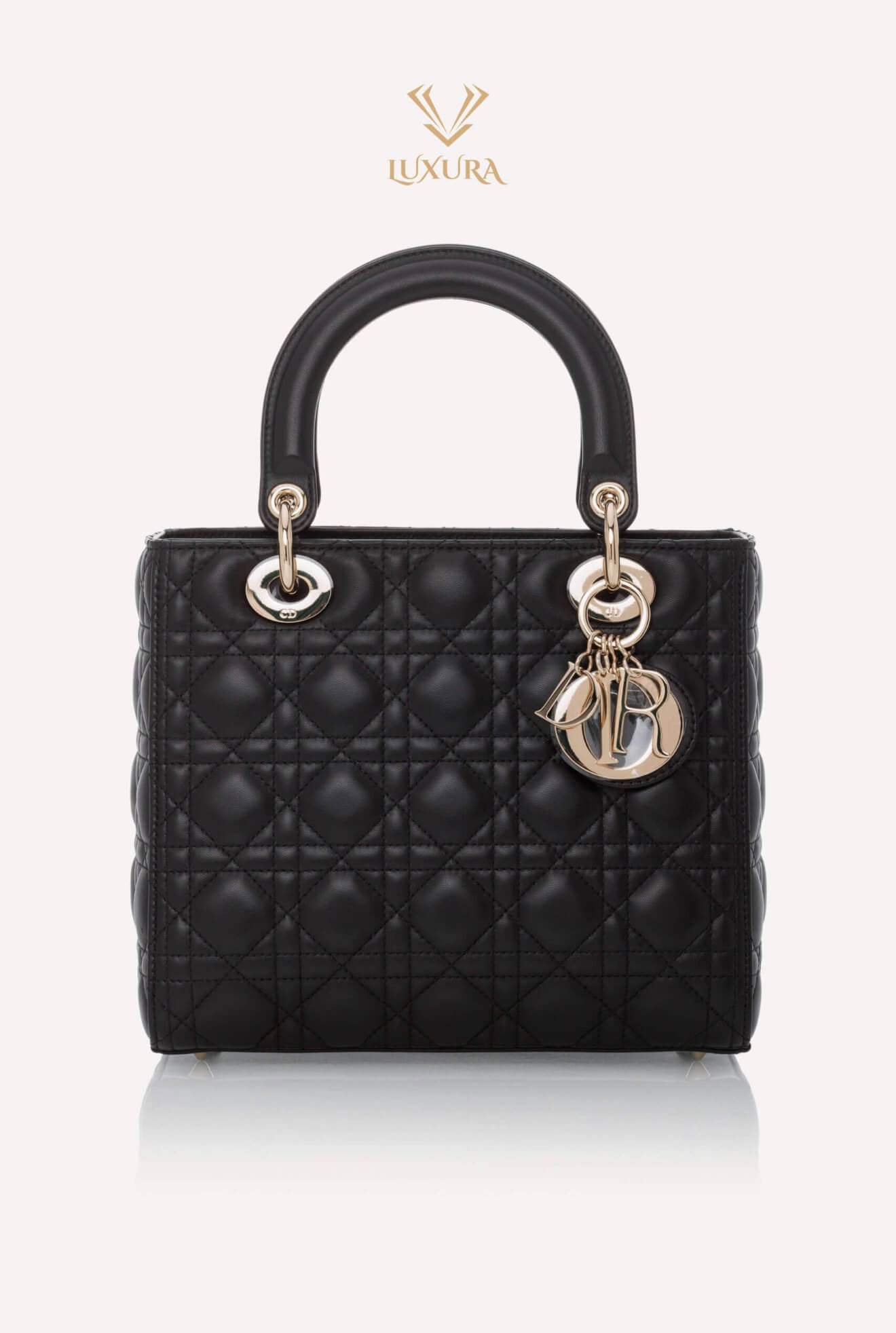 <span style="font-size: 10px; color: rgb(101, 101, 101);letter-spacing: .15em;">HARD TO FIND</span><br><strong> DIOR </strong><br><div style="margin-top:10px; font-size:16px;">Medium Lady Dior Bag Black Cannage Lambskin </div><br>