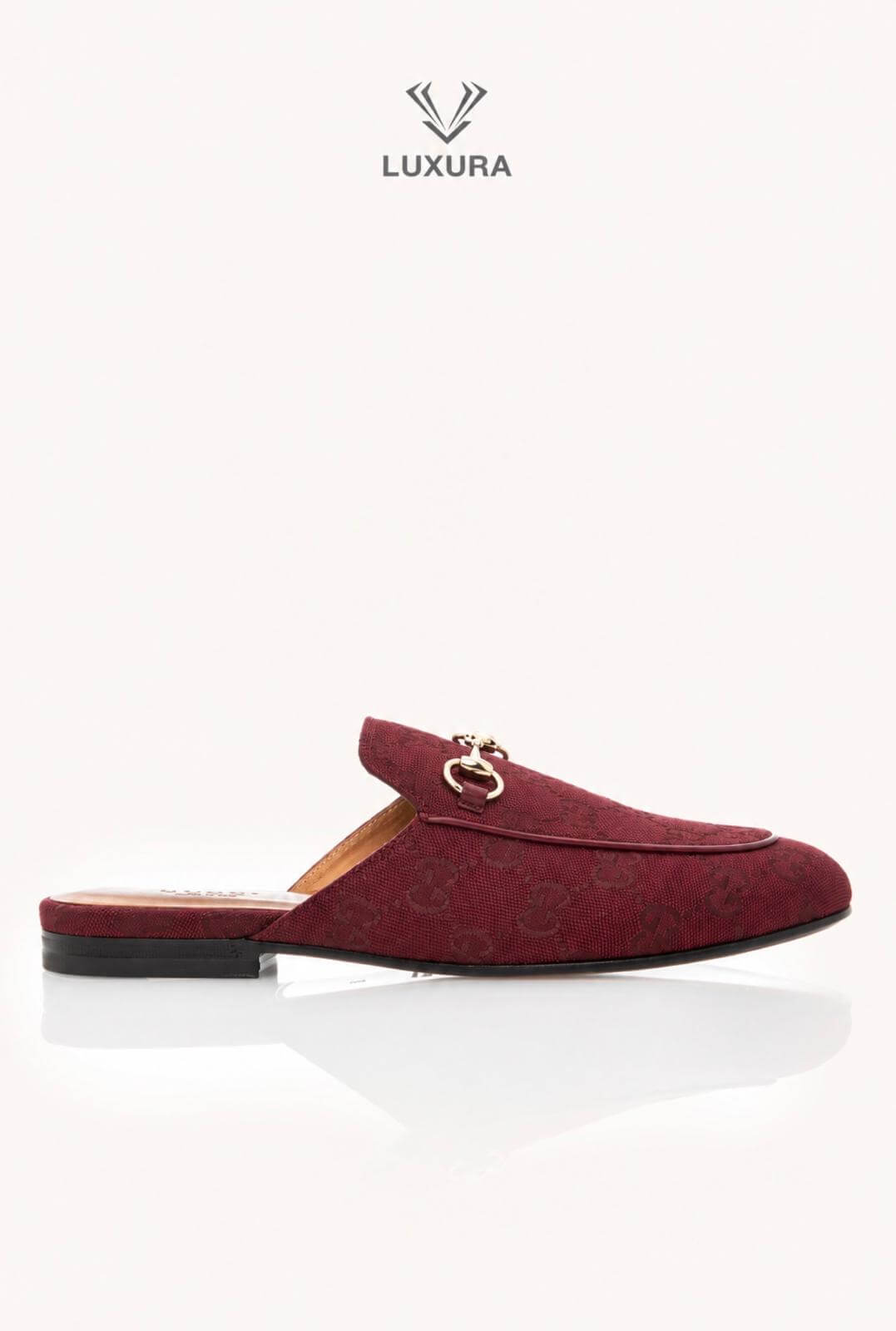 <span style="font-size: 10px;letter-spacing: .15em">BEST DEAL</span><br> <strong>GUCCI</strong><br> <div style="margin-top:10px;font-size:16px">GG Monogram Canvas Princetown Slippers Rosso Ancora 37</div><br>