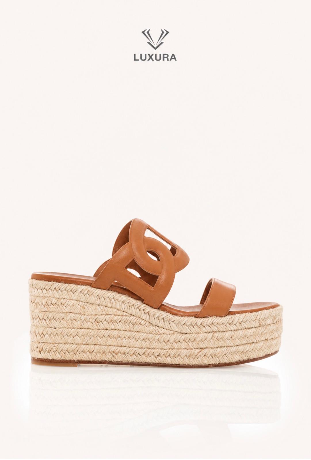 <span style="font-size: 10px;letter-spacing: .15em">HARD TO FIND</span><br> <strong>HERMES</strong><br> <div style="margin-top:10px;font-size:16px">Nappa Ithea Espadrille Wedge Sandals Naturel 38</div><br>