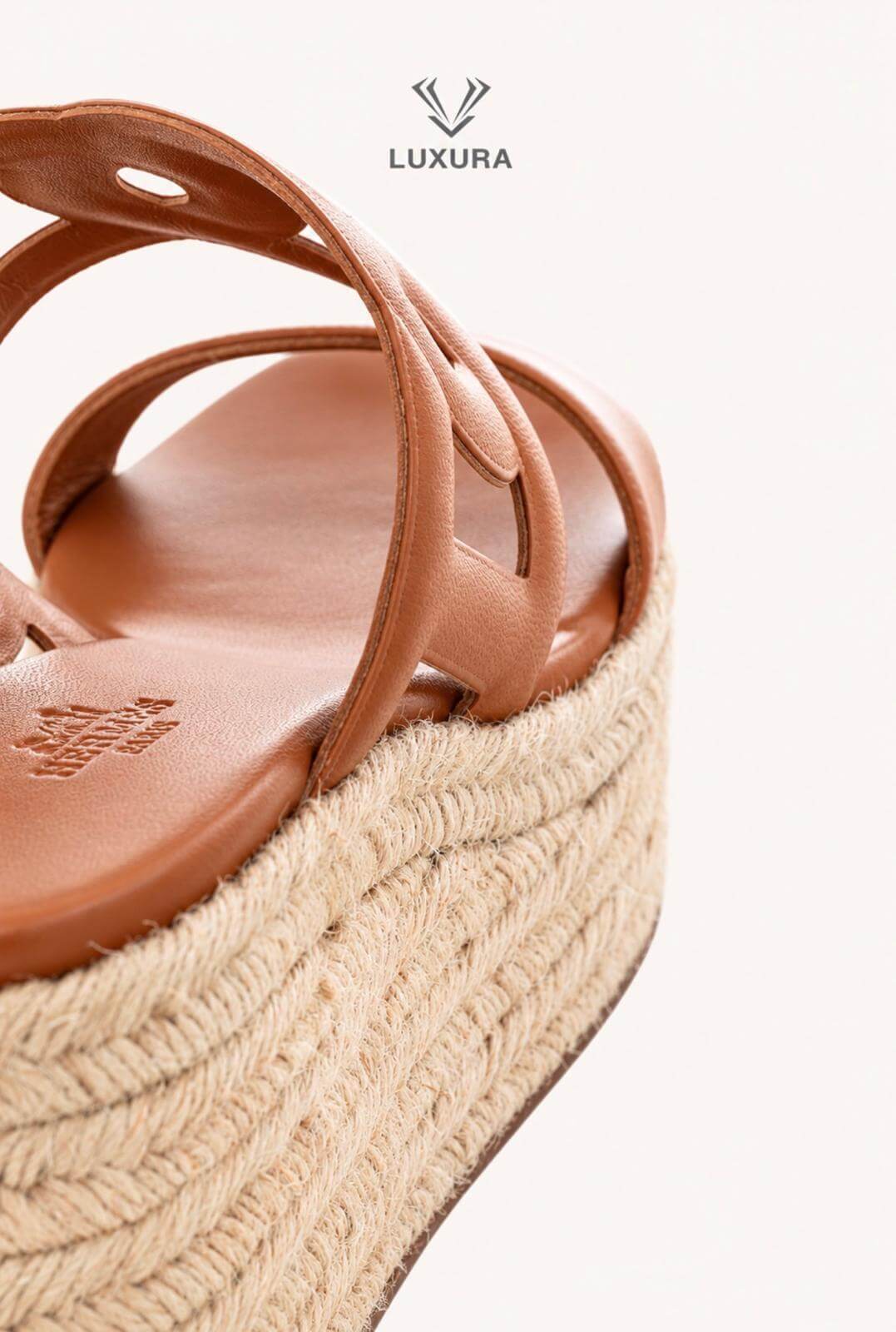 <span style="font-size: 10px;letter-spacing: .15em">HARD TO FIND</span><br> <strong>HERMES</strong><br> <div style="margin-top:10px;font-size:16px">Nappa Ithea Espadrille Wedge Sandals Naturel 38</div><br> - Image 12