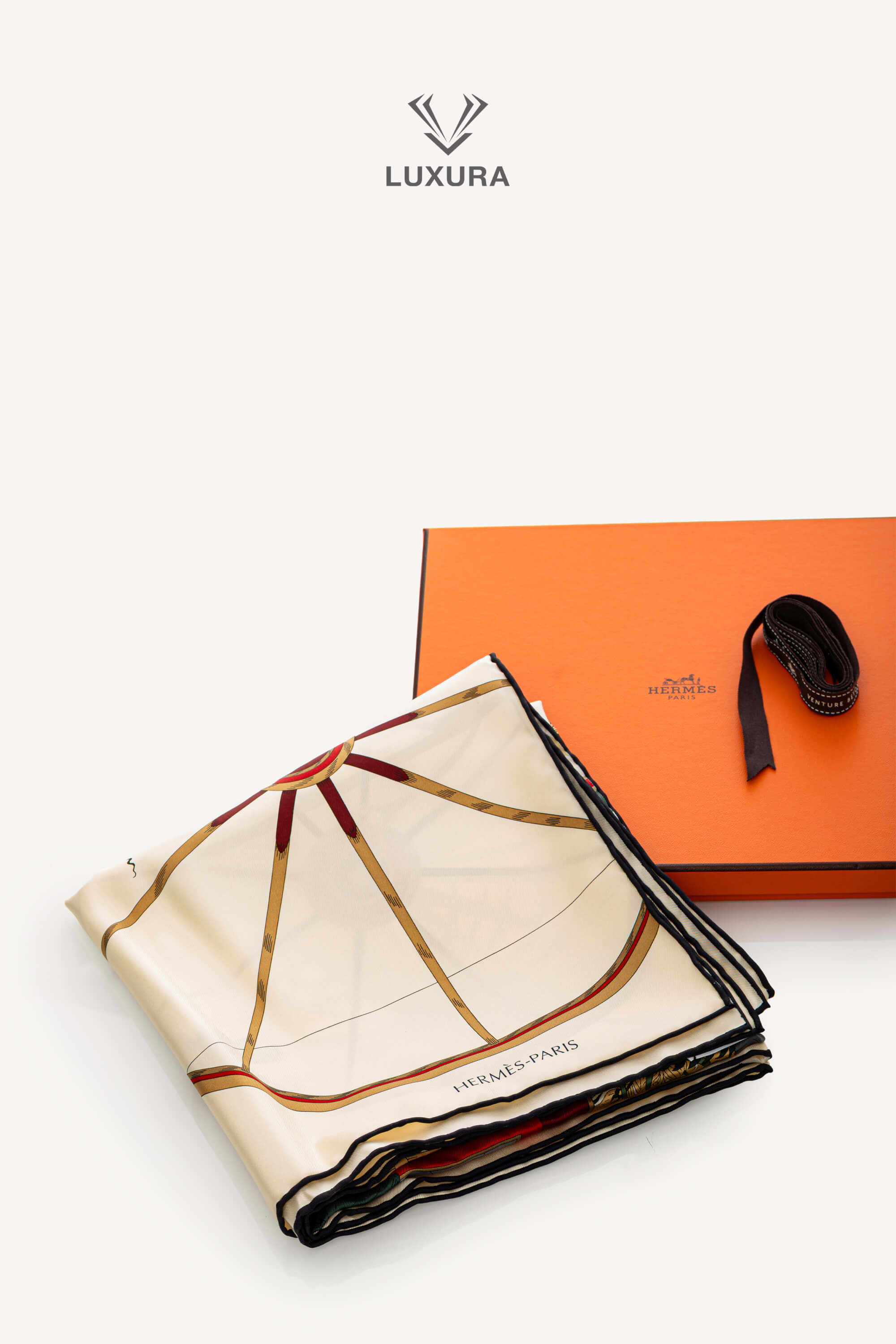 Under 1000€ | HERMES La Nature en Voyage scarf 90 Ivoire Rouge H Vert Loden