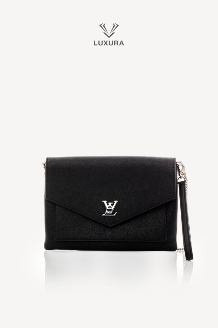 <span style="font-size: 10px;letter-spacing: .15em"></span><br>            <strong>LOUIS VUITTON</strong><br>            <div style="margin-top:10px;font-size:16px">Soft Calfskin My Lockme Chain Pochete Black M63926</div><br>