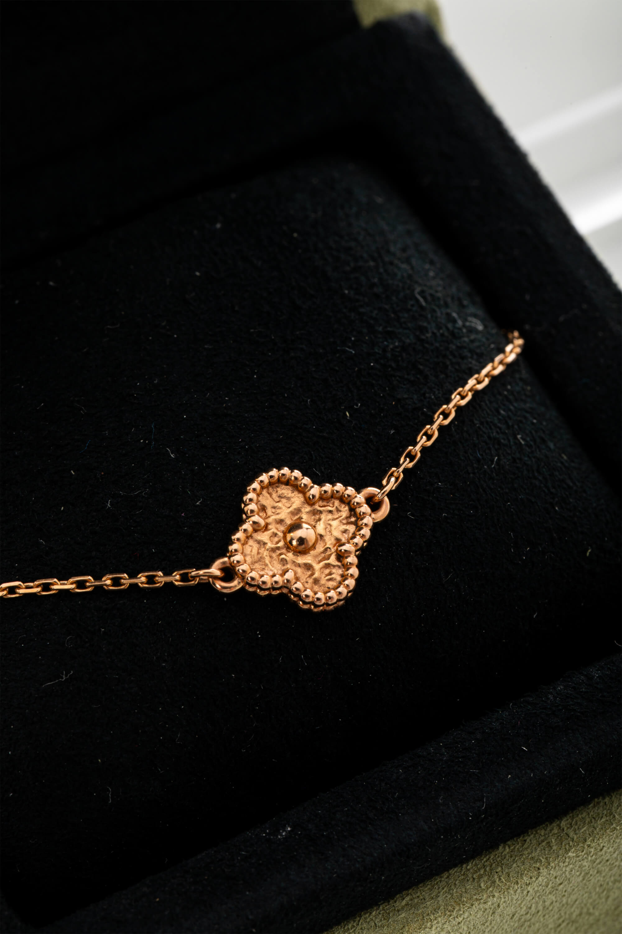 <span style="font-size: 10px;letter-spacing: .15em">HARD TO FIND</span><br> <strong>VAN CLEEF & ARPELS</strong><br> <div style="margin-top:10px;font-size:16px">Sweet Alhambra Bracelet 18K Rose Gold</div><br> - Image 12