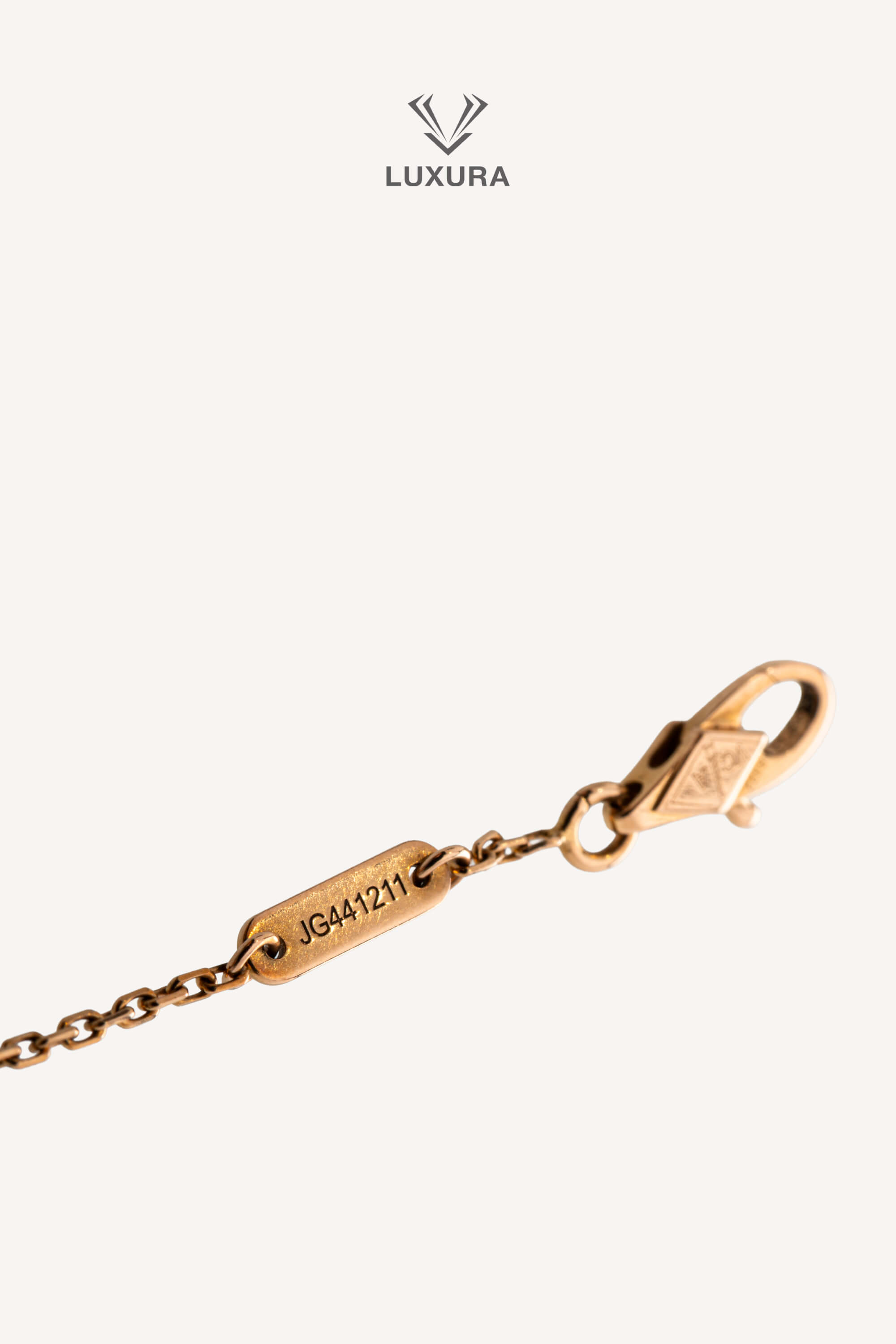<span style="font-size: 10px;letter-spacing: .15em">HARD TO FIND</span><br> <strong>VAN CLEEF & ARPELS</strong><br> <div style="margin-top:10px;font-size:16px">Sweet Alhambra Bracelet 18K Rose Gold</div><br> - Image 15
