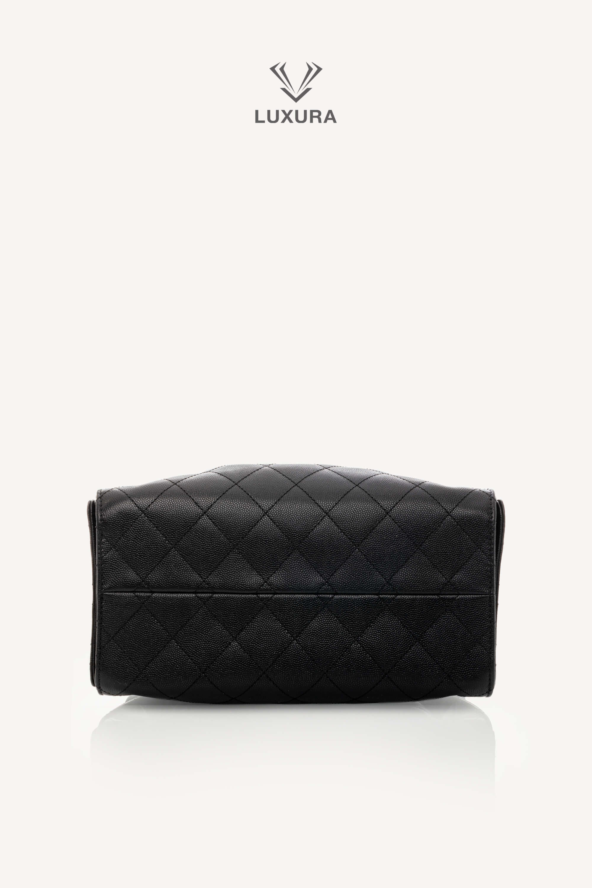 <span style="font-size: 10px;letter-spacing: .15em">HARD TO FIND</span><br>            <strong>CHANEL</strong><br>            <div style="margin-top:10px;font-size:16px">25 Small Bag Hammered Leather Gold Effect Metal Black</div><br> - Image 29