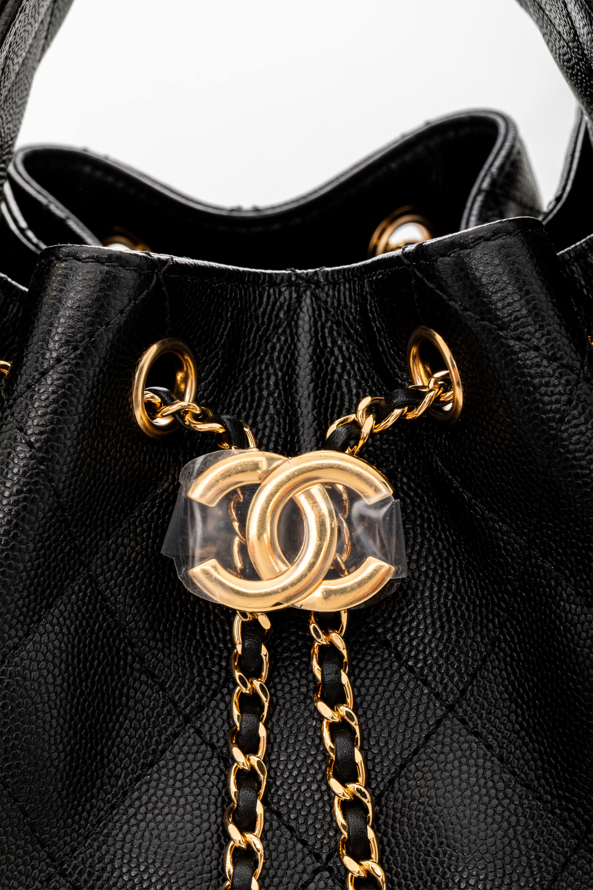 <span style="font-size: 10px;letter-spacing: .15em">HARD TO FIND</span><br>            <strong>CHANEL</strong><br>            <div style="margin-top:10px;font-size:16px">25 Small Bag Hammered Leather Gold Effect Metal Black</div><br> - Image 14