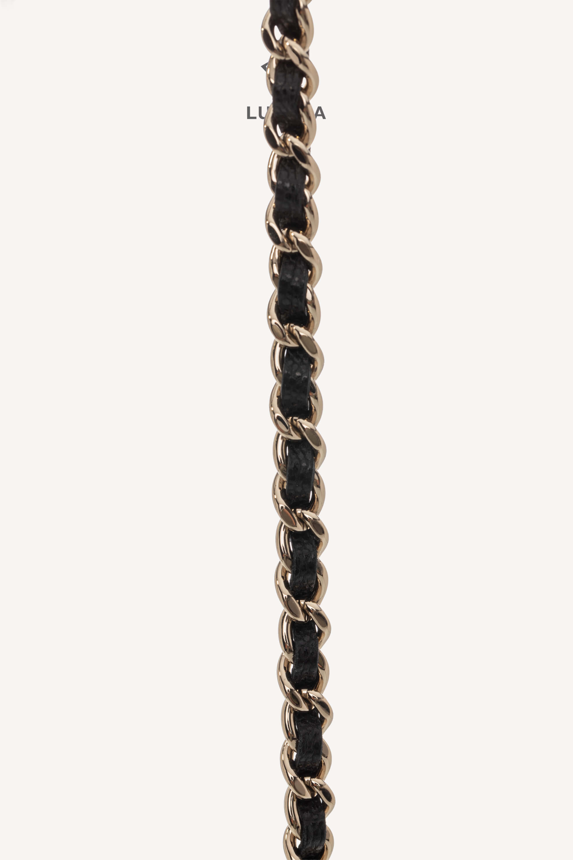 <span style="font-size: 10px;letter-spacing: .15em">HARD TO FIND</span><br> <strong>CHANEL</strong><br> <div style="margin-top:10px;font-size:16px">Caviar Quilted Top Handle Slim Vanity With Chain Black</div><br> - Image 25
