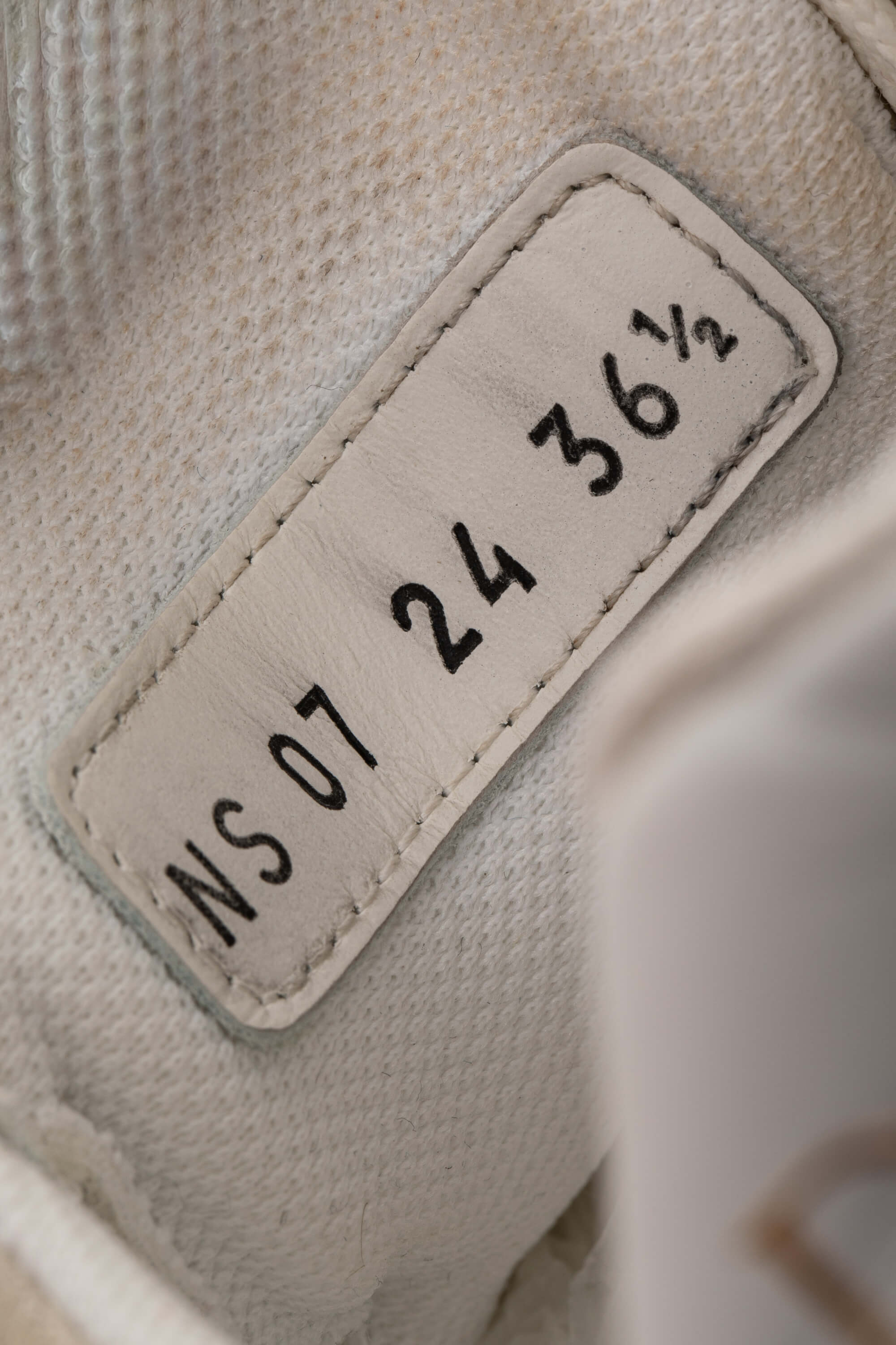 <span style="font-size: 10px;letter-spacing: .15em">HARD TO FIND</span><br> <strong>CHRISTIAN DIOR</strong><br> <div style="margin-top:10px;font-size:16px">Suede Calfskin Dior Star Platform Sneaker Light Beige 36.5</div><br> - Image 20