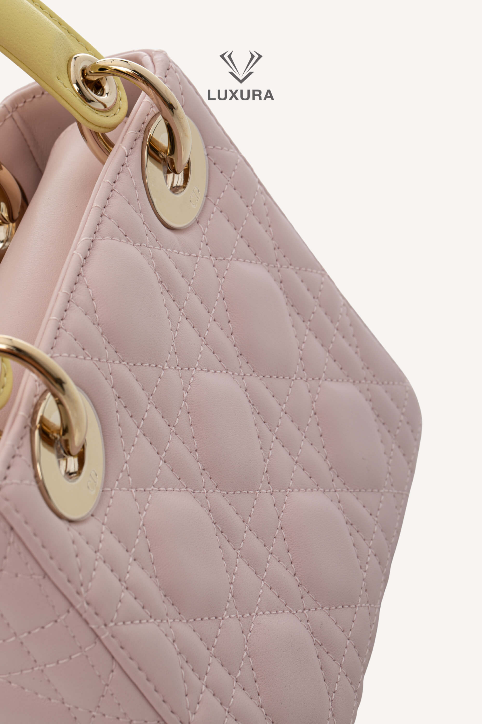 <span style="font-size: 10px;letter-spacing: .15em">NEW COLLECTION</span><br> <strong>DIOR</strong><br> <div style="margin-top:10px;font-size:16px">Lady Dior Mini Bag with Chain Lambskin Leather with Cannage Patern in Soft Pink Mimosa and White</div><br> - Image 21