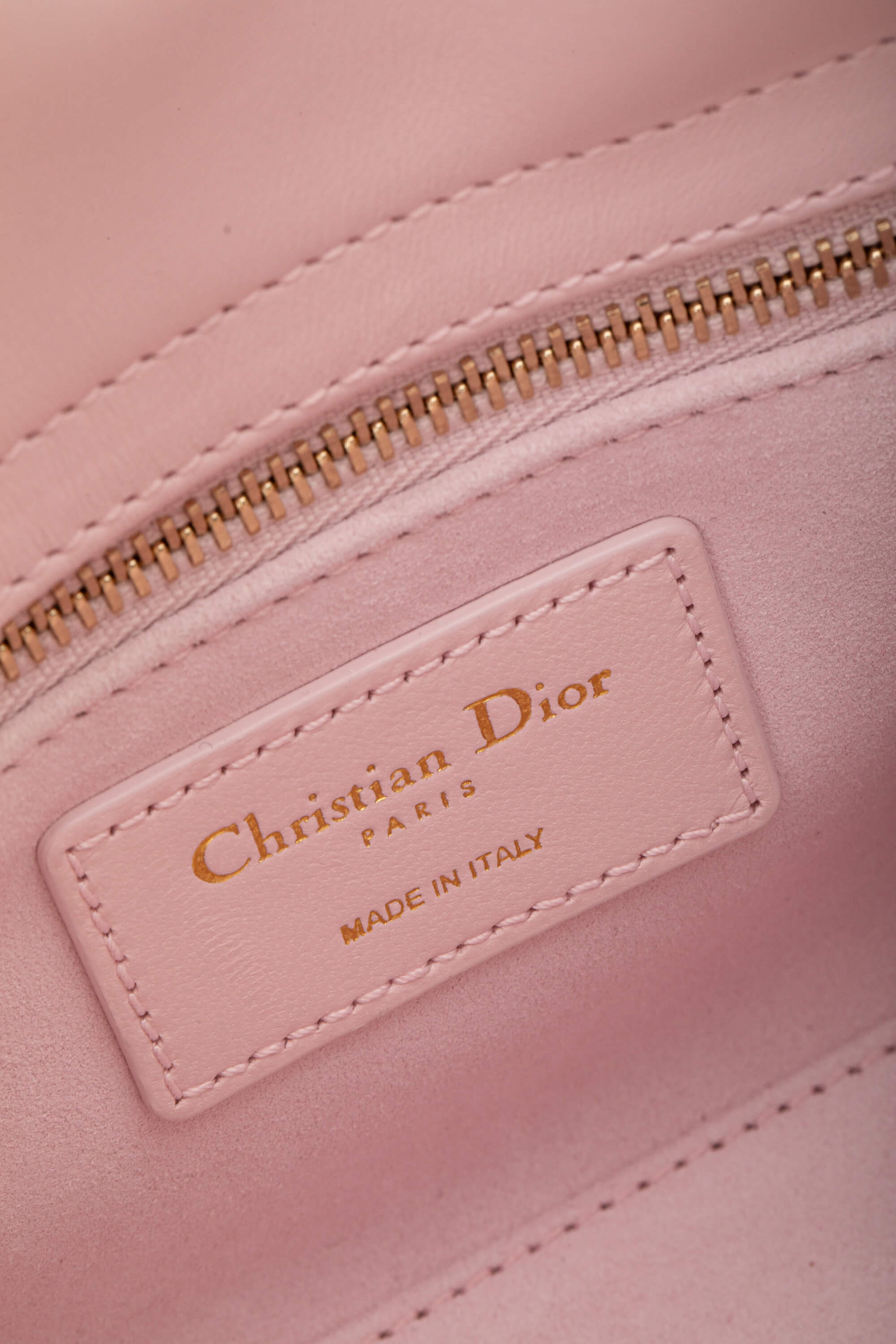 <span style="font-size: 10px;letter-spacing: .15em">NEW COLLECTION</span><br> <strong>DIOR</strong><br> <div style="margin-top:10px;font-size:16px">Lady Dior Mini Bag with Chain Lambskin Leather with Cannage Patern in Soft Pink Mimosa and White</div><br> - Image 20