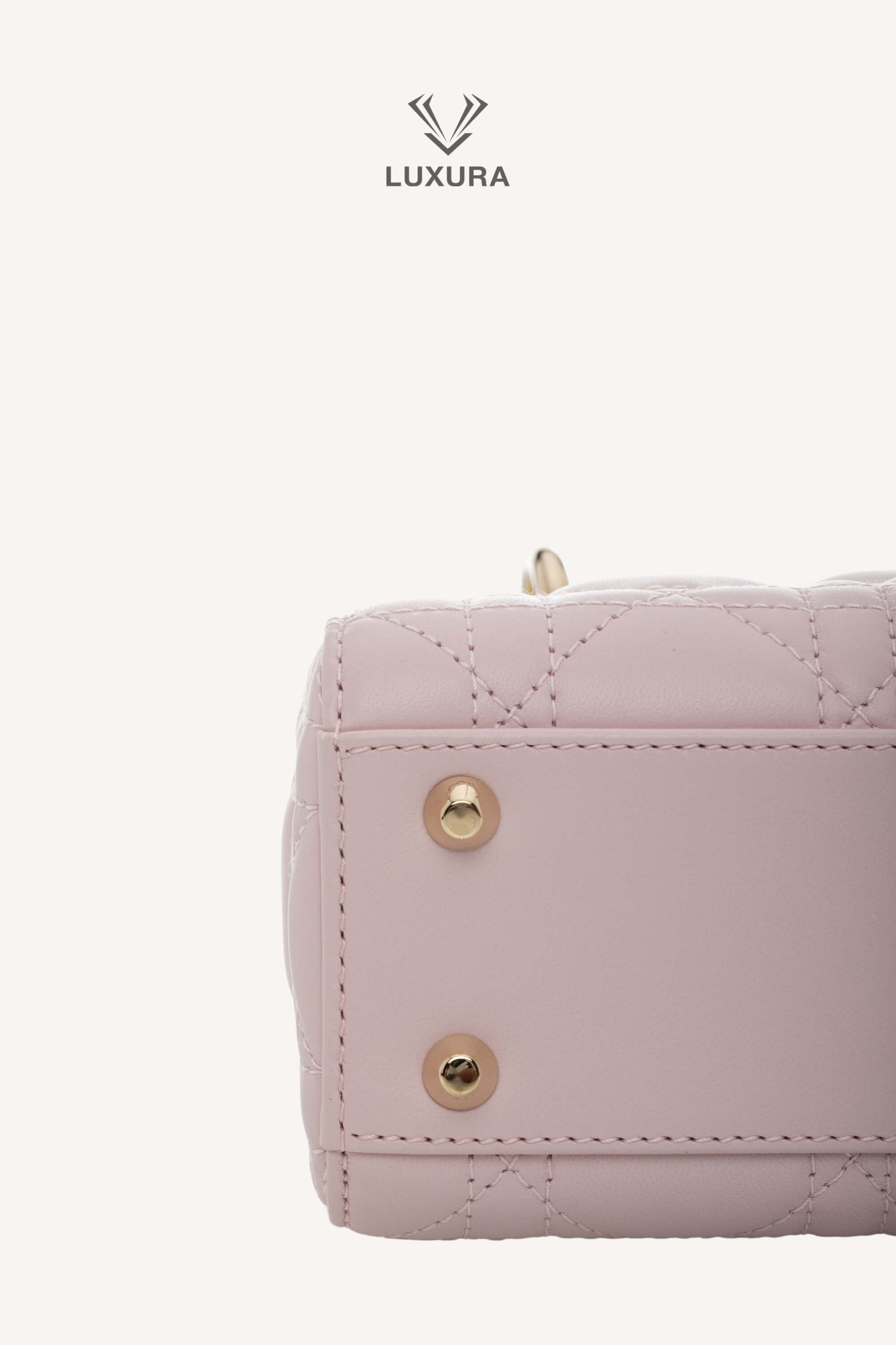 <span style="font-size: 10px;letter-spacing: .15em">NEW COLLECTION</span><br> <strong>DIOR</strong><br> <div style="margin-top:10px;font-size:16px">Lady Dior Mini Bag with Chain Lambskin Leather with Cannage Patern in Soft Pink Mimosa and White</div><br> - Image 27