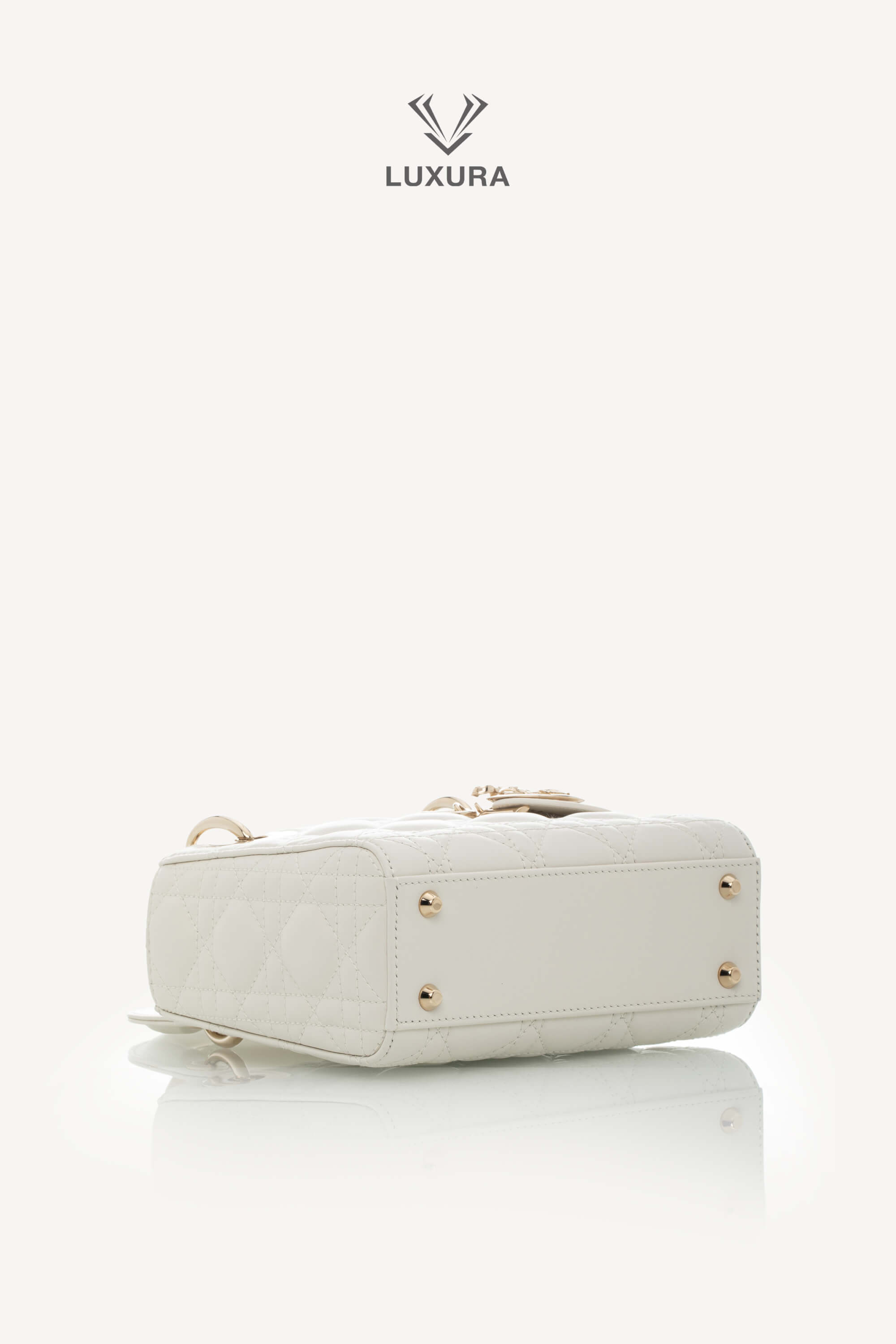 <span style="font-size: 10px;letter-spacing: .15em">NEW COLLECTION</span><br> <strong>DIOR</strong><br> <div style="margin-top:10px;font-size:16px">Mini Lady Dior Bag with Chain Latte Cannage Lambskin</div><br> - Image 25