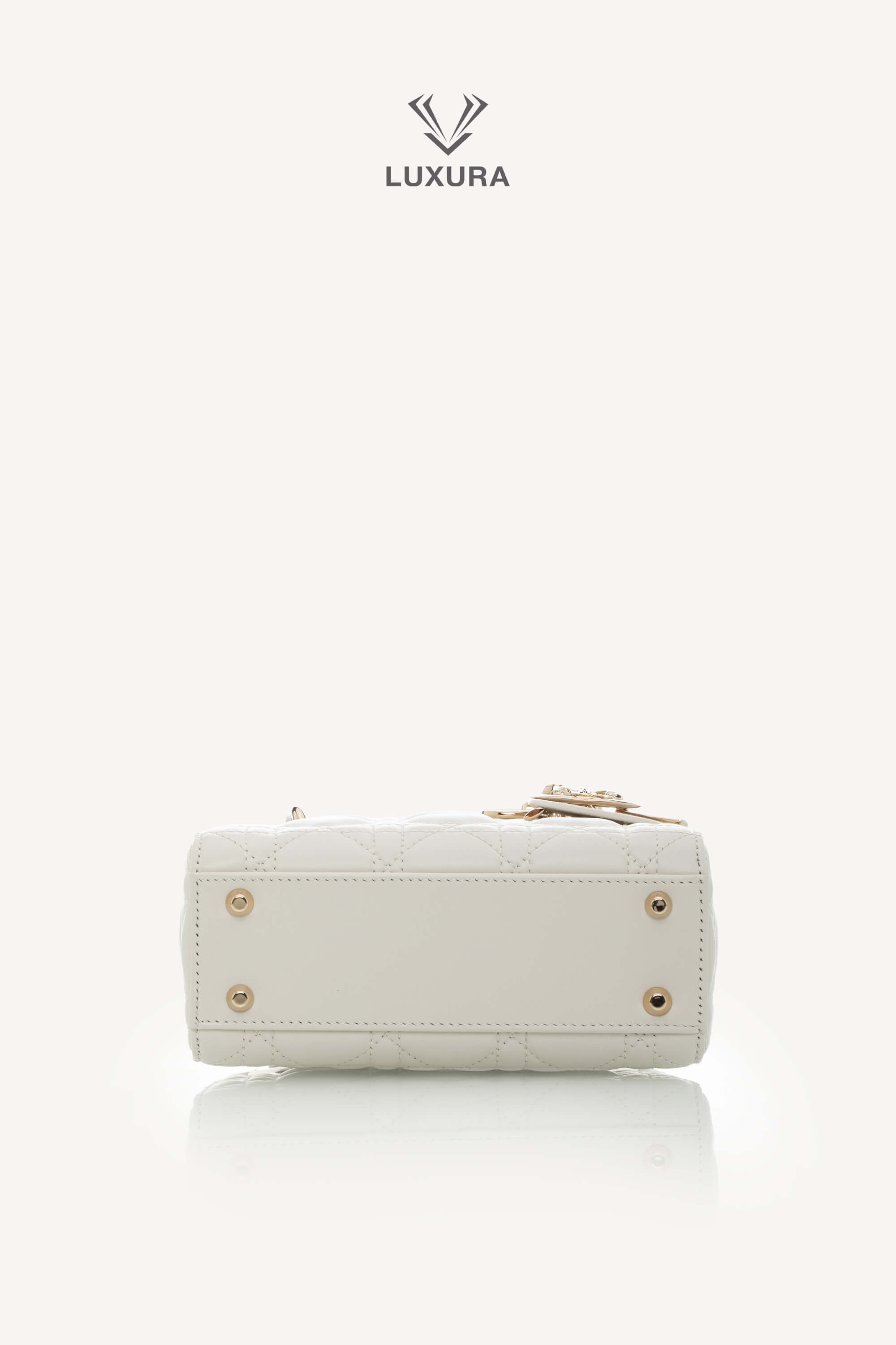 <span style="font-size: 10px;letter-spacing: .15em">NEW COLLECTION</span><br> <strong>DIOR</strong><br> <div style="margin-top:10px;font-size:16px">Mini Lady Dior Bag with Chain Latte Cannage Lambskin</div><br> - Image 26