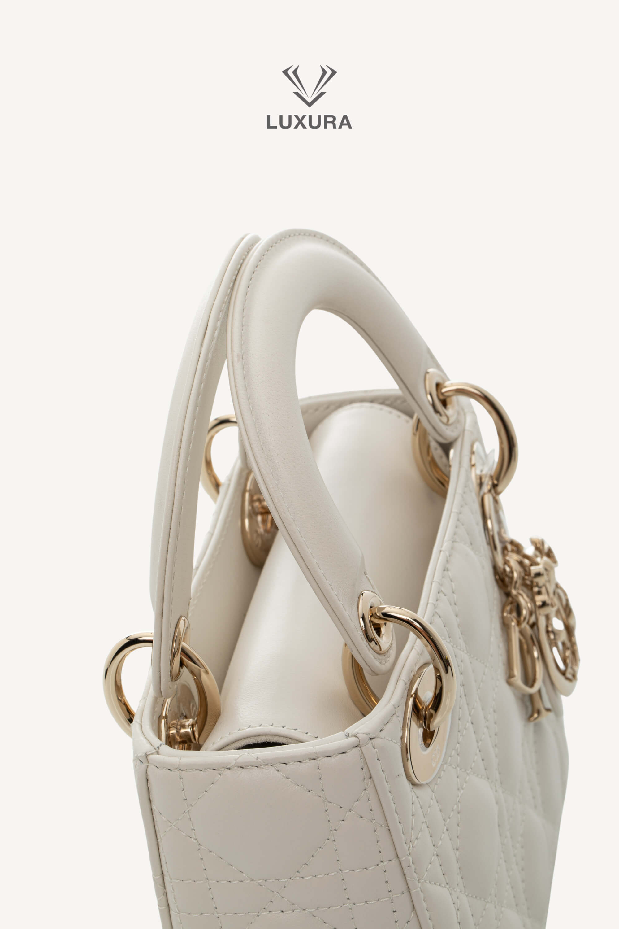 <span style="font-size: 10px;letter-spacing: .15em">NEW COLLECTION</span><br> <strong>DIOR</strong><br> <div style="margin-top:10px;font-size:16px">Mini Lady Dior Bag with Chain Latte Cannage Lambskin</div><br> - Image 15