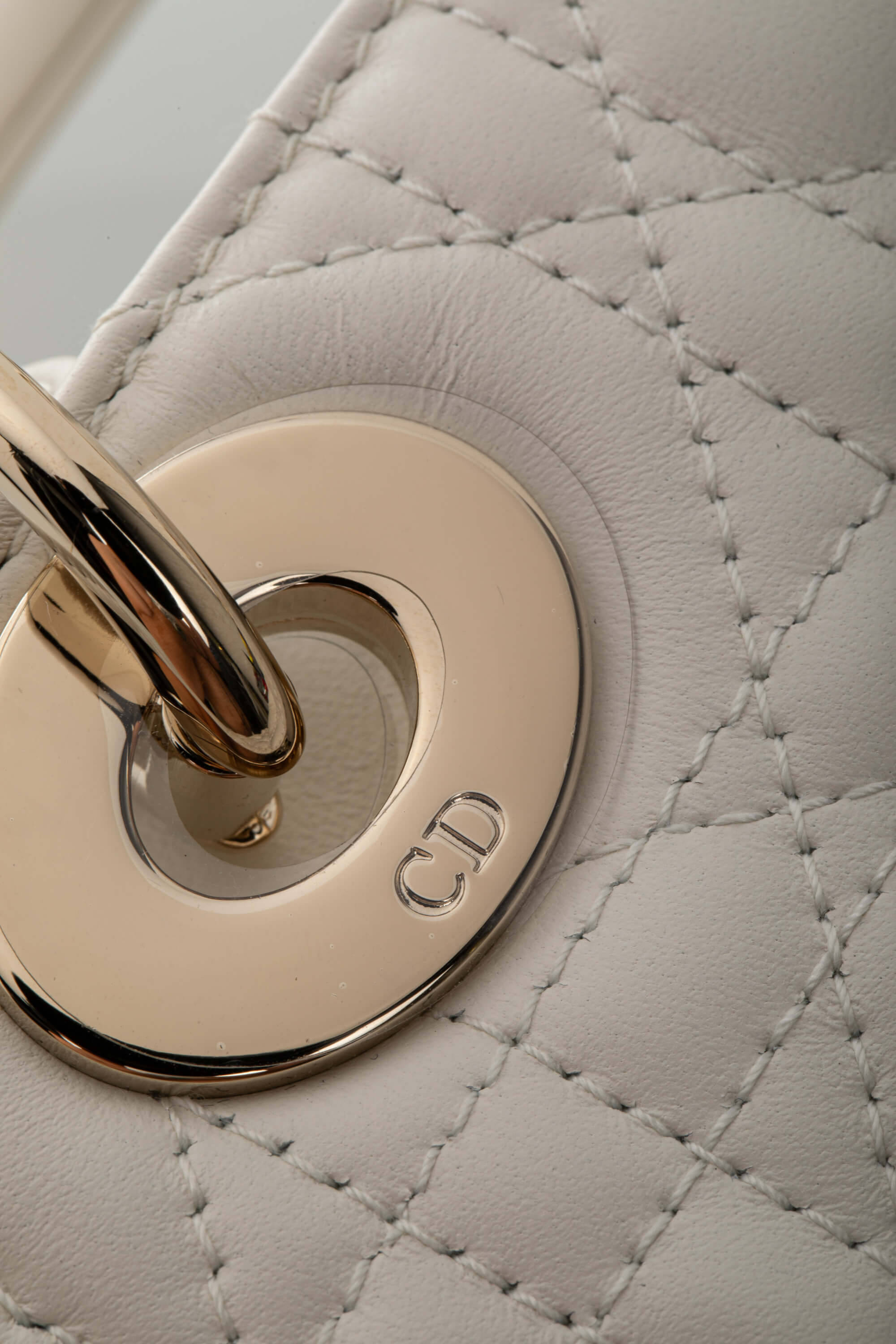 <span style="font-size: 10px;letter-spacing: .15em">NEW COLLECTION</span><br> <strong>DIOR</strong><br> <div style="margin-top:10px;font-size:16px">Mini Lady Dior Bag with Chain Latte Cannage Lambskin</div><br> - Image 12