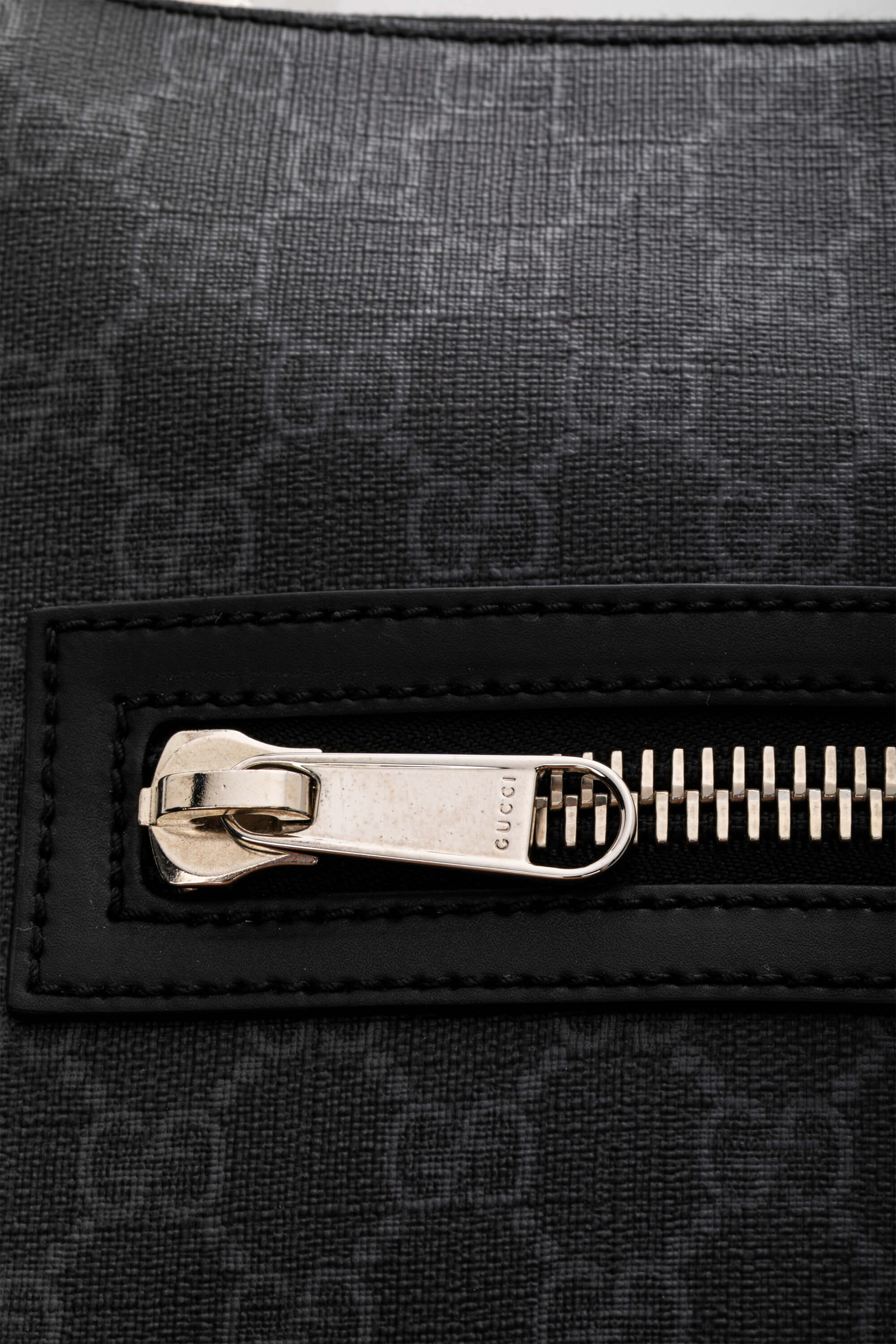 <span style="font-size: 10px;letter-spacing: .15em">HARD TO FIND</span><br>            <strong>GUCCI</strong><br>            <div style="margin-top:10px;font-size:16px">GG Black Small Messenger bag in black GG Supreme</div><br> - Image 18