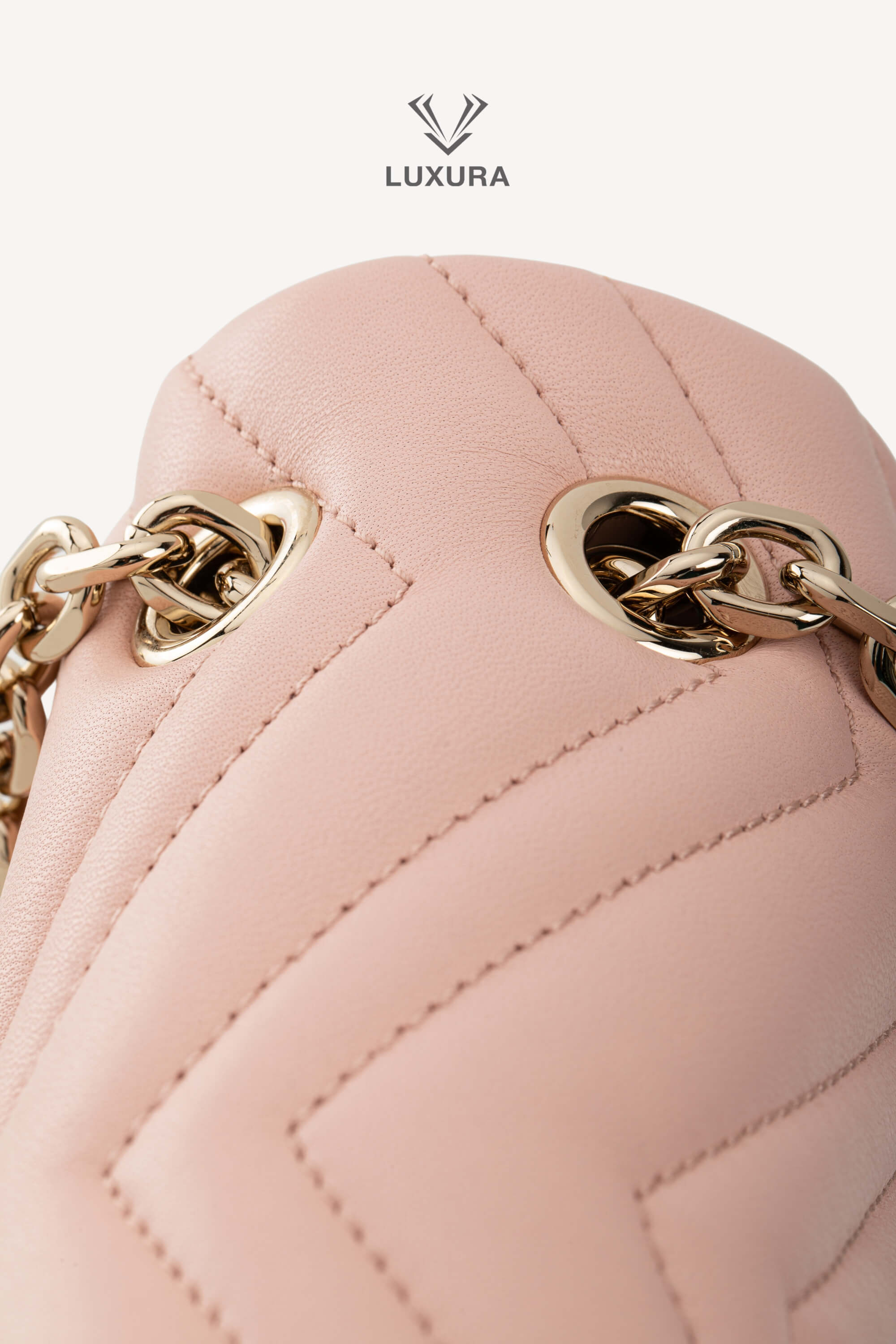 <span style="font-size: 10px;letter-spacing: .15em">NEW COLLECTION</span><br> <strong>GUCCI</strong><br> <div style="margin-top:10px;font-size:16px">Marmont Small Shoulder Bag Light Pink Skin</div><br> - Image 17
