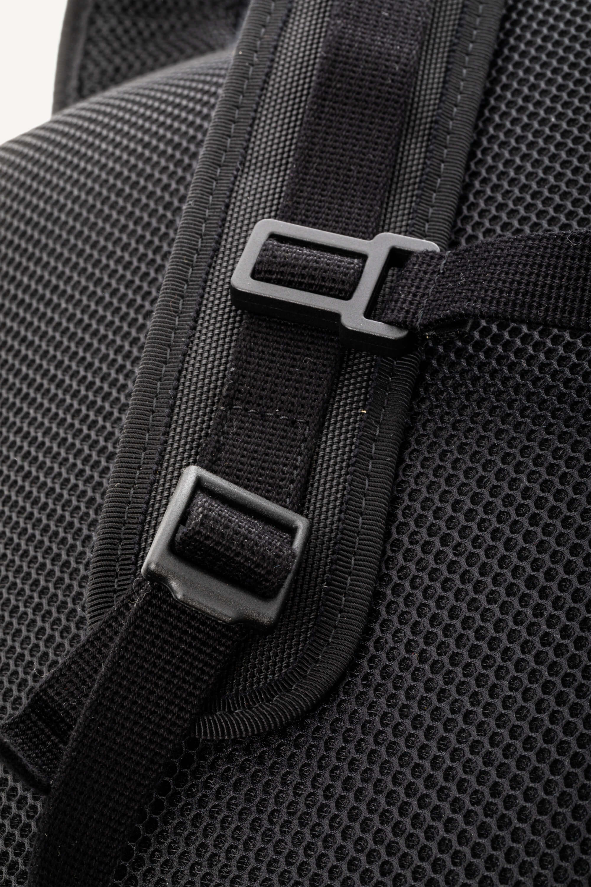 <span style="font-size: 10px;letter-spacing: .15em">BEST DEAL</span><br> <strong>GUCCI</strong><br> <div style="margin-top:10px;font-size:16px">Soft GG Supreme Monogram Calfskin Web Double Buckle Backpack Black</div><br> - Image 14
