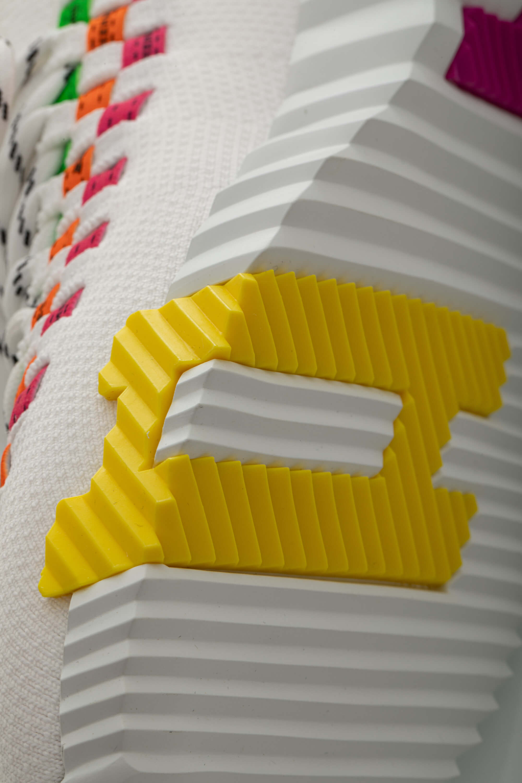<span style="font-size: 10px;letter-spacing: .15em">HARD TO FIND</span><br>            <strong>HERMES</strong><br>            <div style="margin-top:10px;font-size:16px">Knit Flex Boldus Sneakers Multicolor White 37</div><br> - Image 22