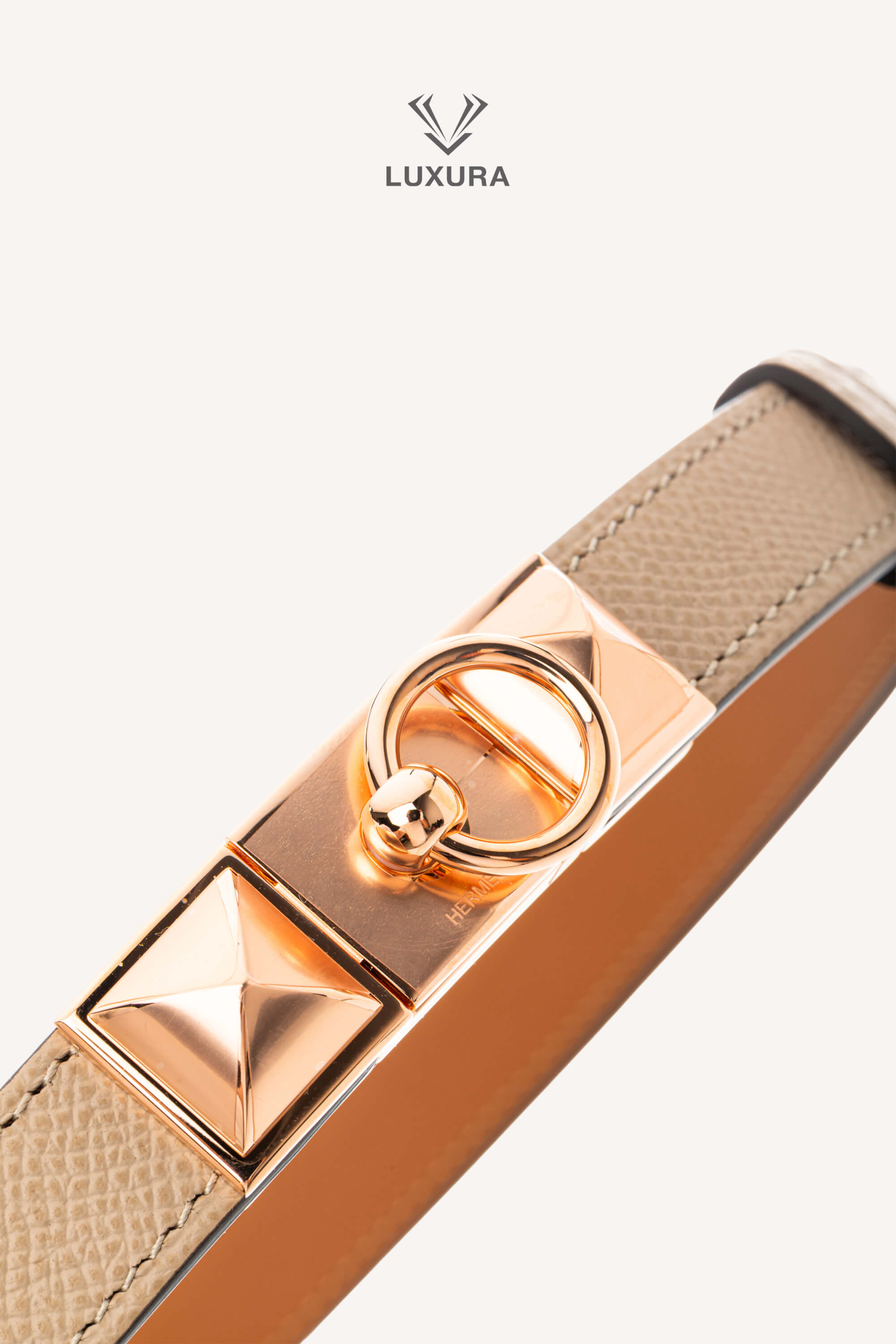 <span style="font-size: 10px;letter-spacing: .15em">HARD TO FIND</span><br> <strong>HERMES</strong><br> <div style="margin-top:10px;font-size:16px">Rivale Belt Trench with Rose Gold Finish Gold Adjustable size from 55 cm to 100 cm</div><br> - Image 4