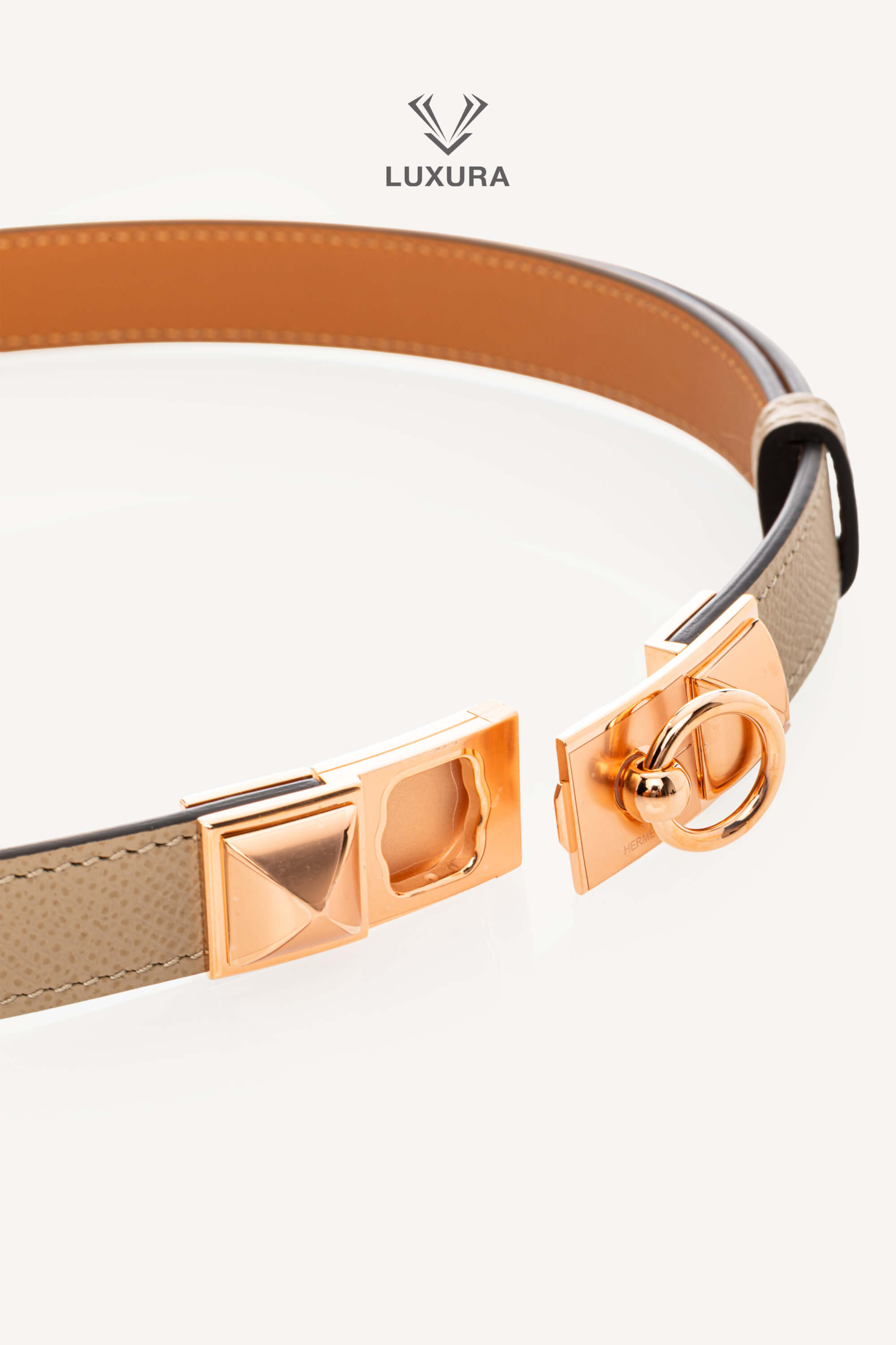 <span style="font-size: 10px;letter-spacing: .15em">HARD TO FIND</span><br> <strong>HERMES</strong><br> <div style="margin-top:10px;font-size:16px">Rivale Belt Trench with Rose Gold Finish Gold Adjustable size from 55 cm to 100 cm</div><br> - Image 3