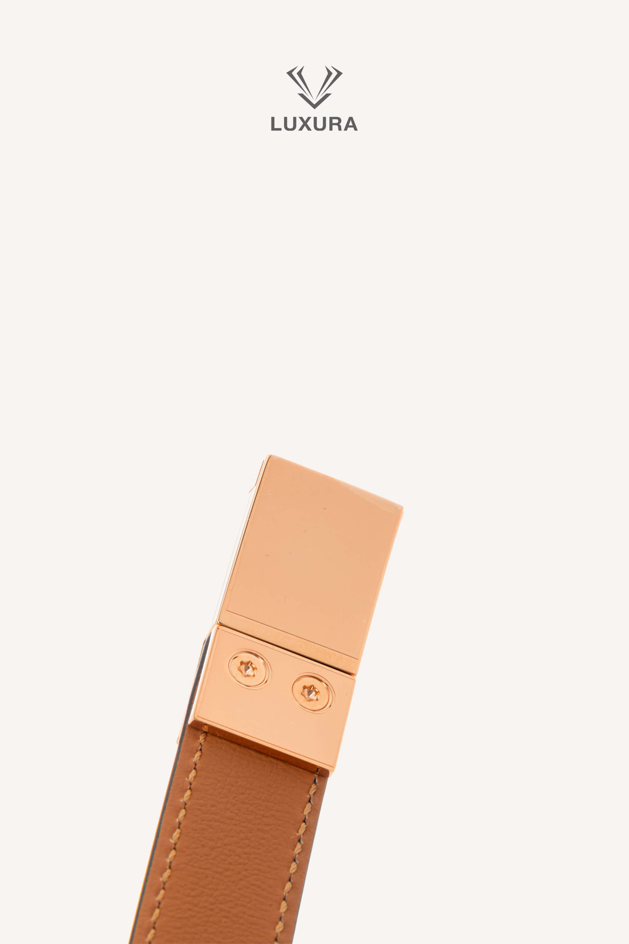 <span style="font-size: 10px;letter-spacing: .15em">HARD TO FIND</span><br> <strong>HERMES</strong><br> <div style="margin-top:10px;font-size:16px">Rivale Belt Trench with Rose Gold Finish Gold Adjustable size from 55 cm to 100 cm</div><br> - Image 10