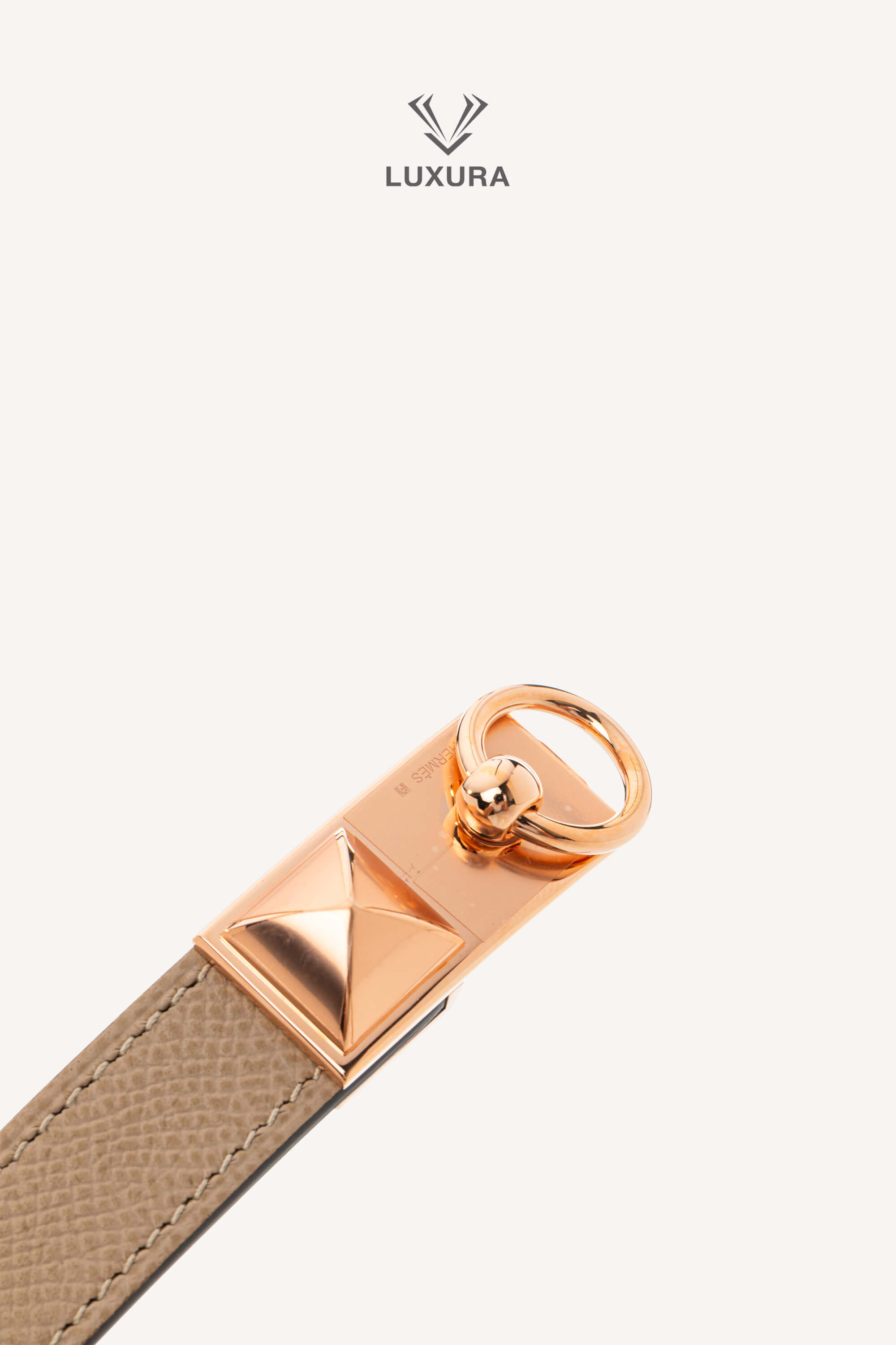 <span style="font-size: 10px;letter-spacing: .15em">HARD TO FIND</span><br> <strong>HERMES</strong><br> <div style="margin-top:10px;font-size:16px">Rivale Belt Trench with Rose Gold Finish Gold Adjustable size from 55 cm to 100 cm</div><br> - Image 5