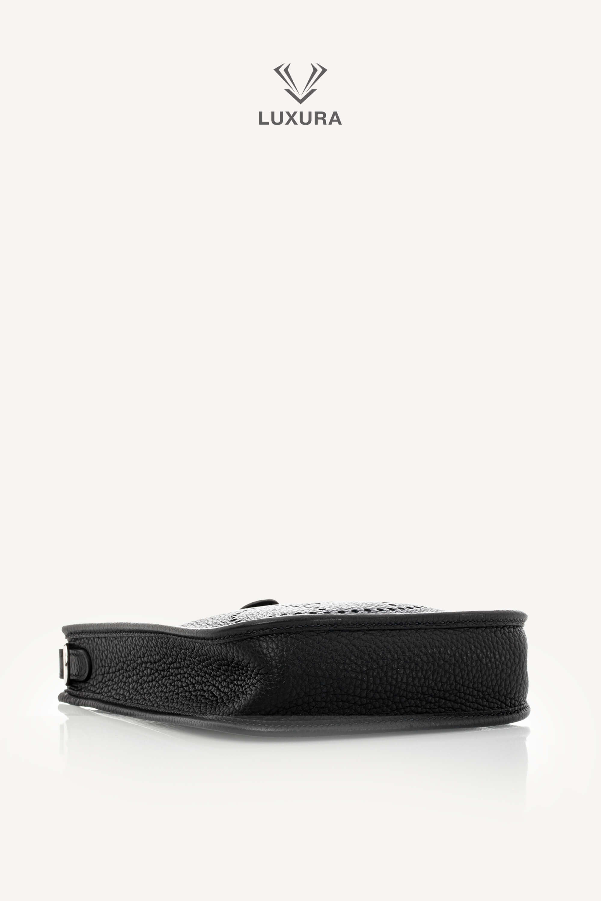 <span style="font-size: 10px;letter-spacing: .15em">BEST DEAL</span><br> <strong>HERMES</strong><br> <div style="margin-top:10px;font-size:16px">Sac Evelyne 16 Amazone Black Taurillon Clemence</div><br> - Image 17