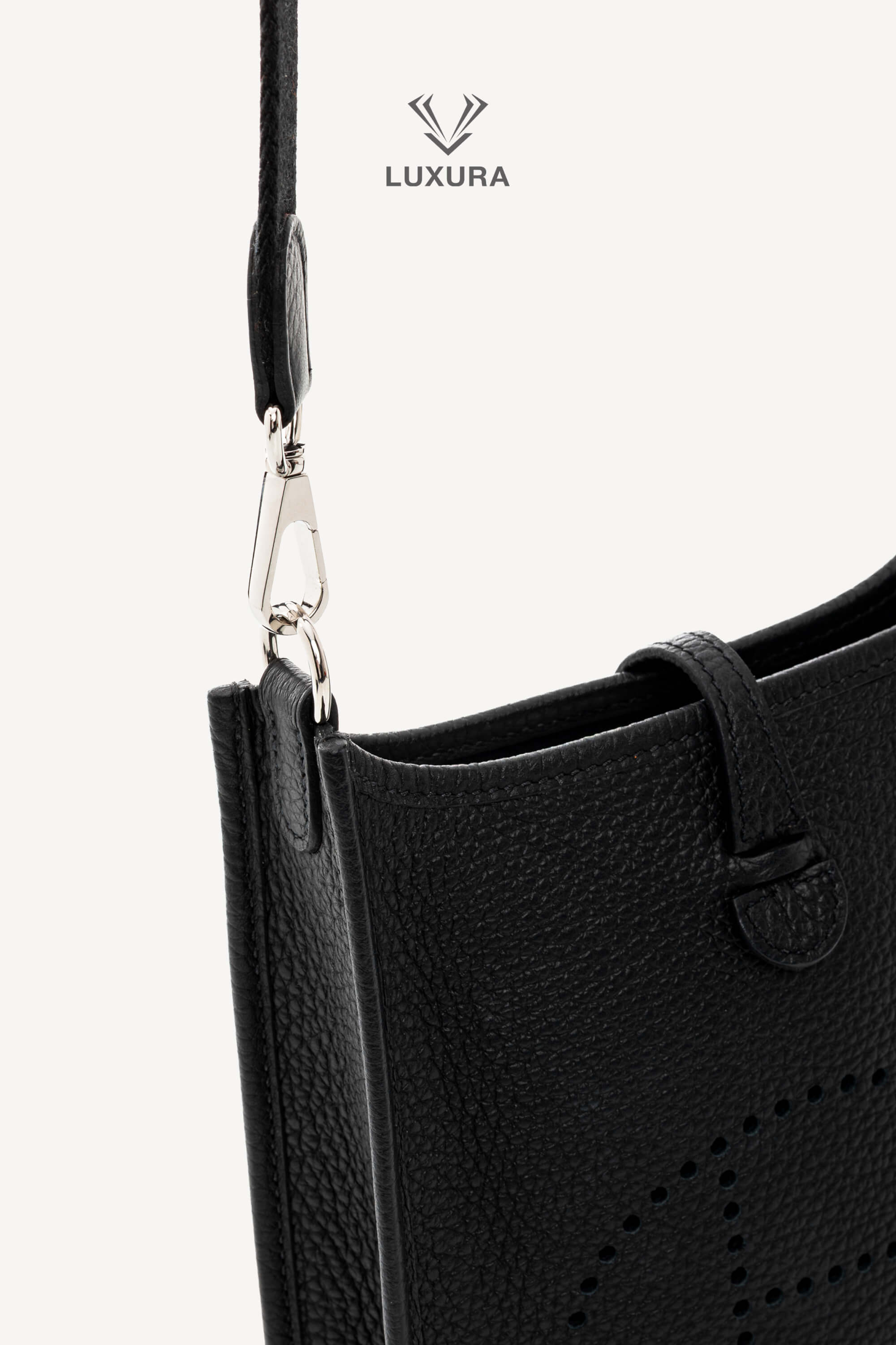 <span style="font-size: 10px;letter-spacing: .15em">BEST DEAL</span><br> <strong>HERMES</strong><br> <div style="margin-top:10px;font-size:16px">Sac Evelyne 16 Amazone Black Taurillon Clemence</div><br> - Image 14