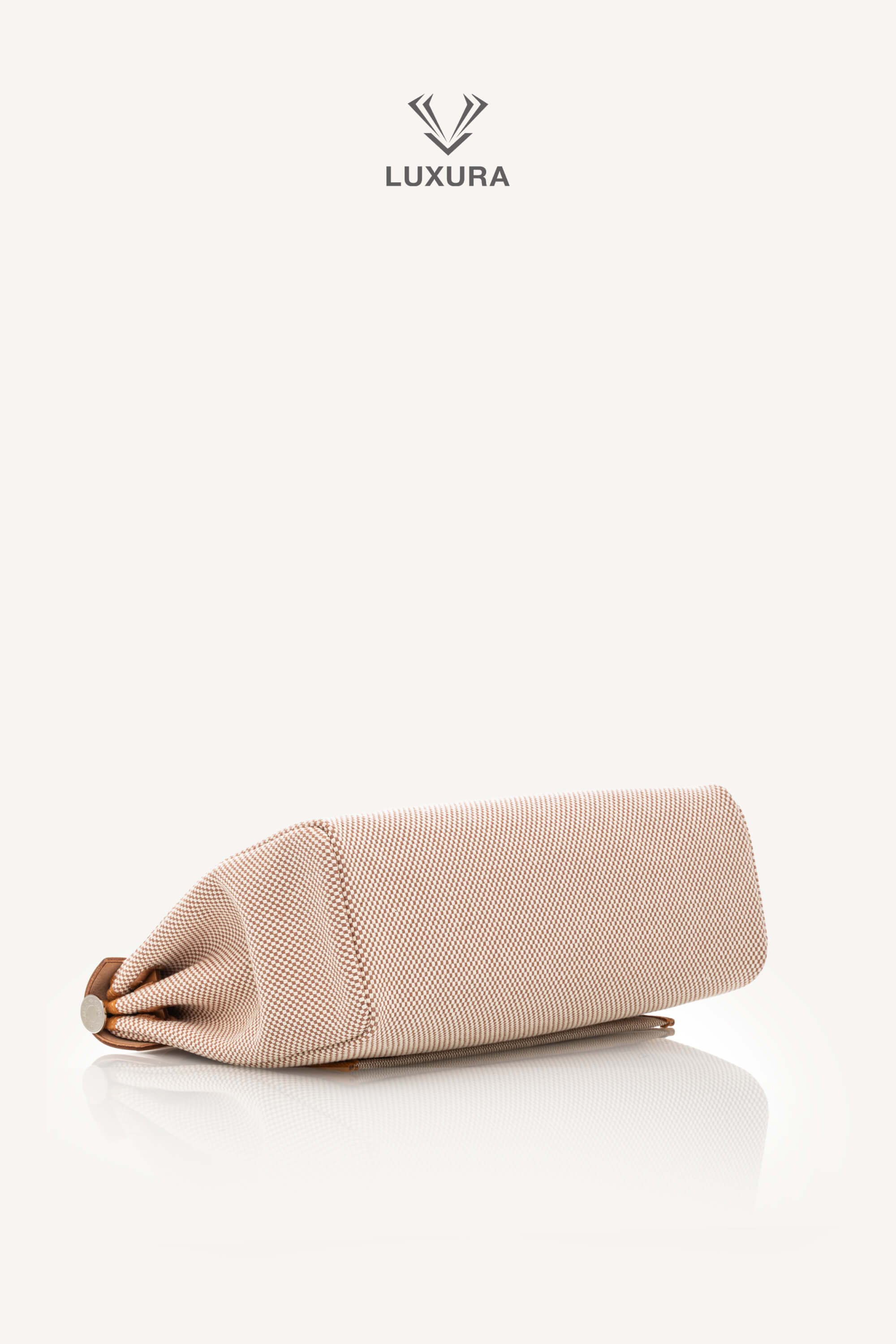 <span style="font-size: 10px;letter-spacing: .15em">HARD TO FIND</span><br>            <strong>HERMES</strong><br>            <div style="margin-top:10px;font-size:16px">Vache Hunter Criss Herbag Zip Retourne 31 PM Ecru Beige Natural Sand</div><br> - Image 28