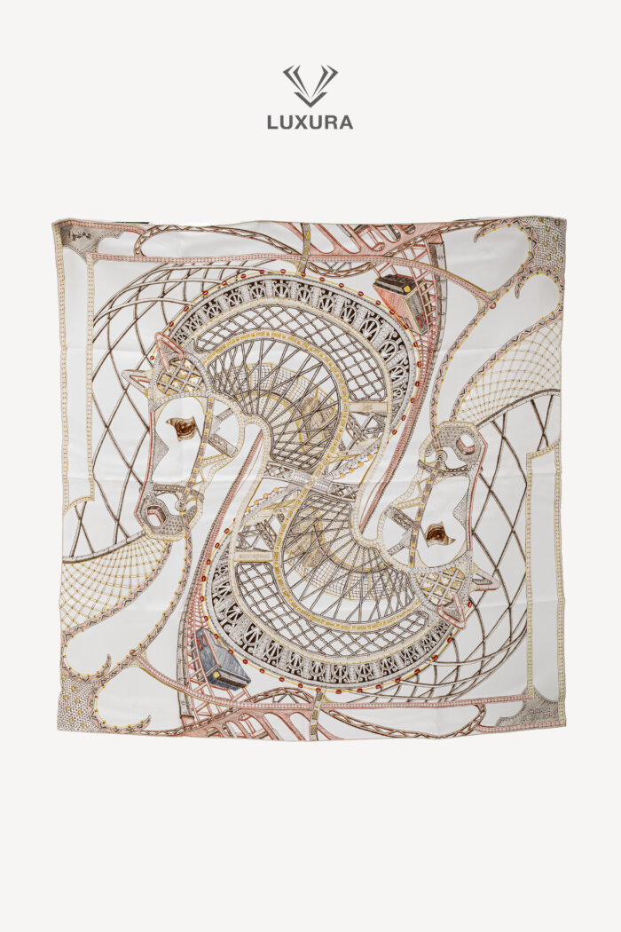 <span style="font-size: 10px;letter-spacing: .15em">HARD TO FIND</span><br> <strong>HERMES</strong><br> <div style="margin-top:10px;font-size:16px">Chevaux d'Hephaistos scarf 90 Blanc Bronze Bois De Rose</div><br>