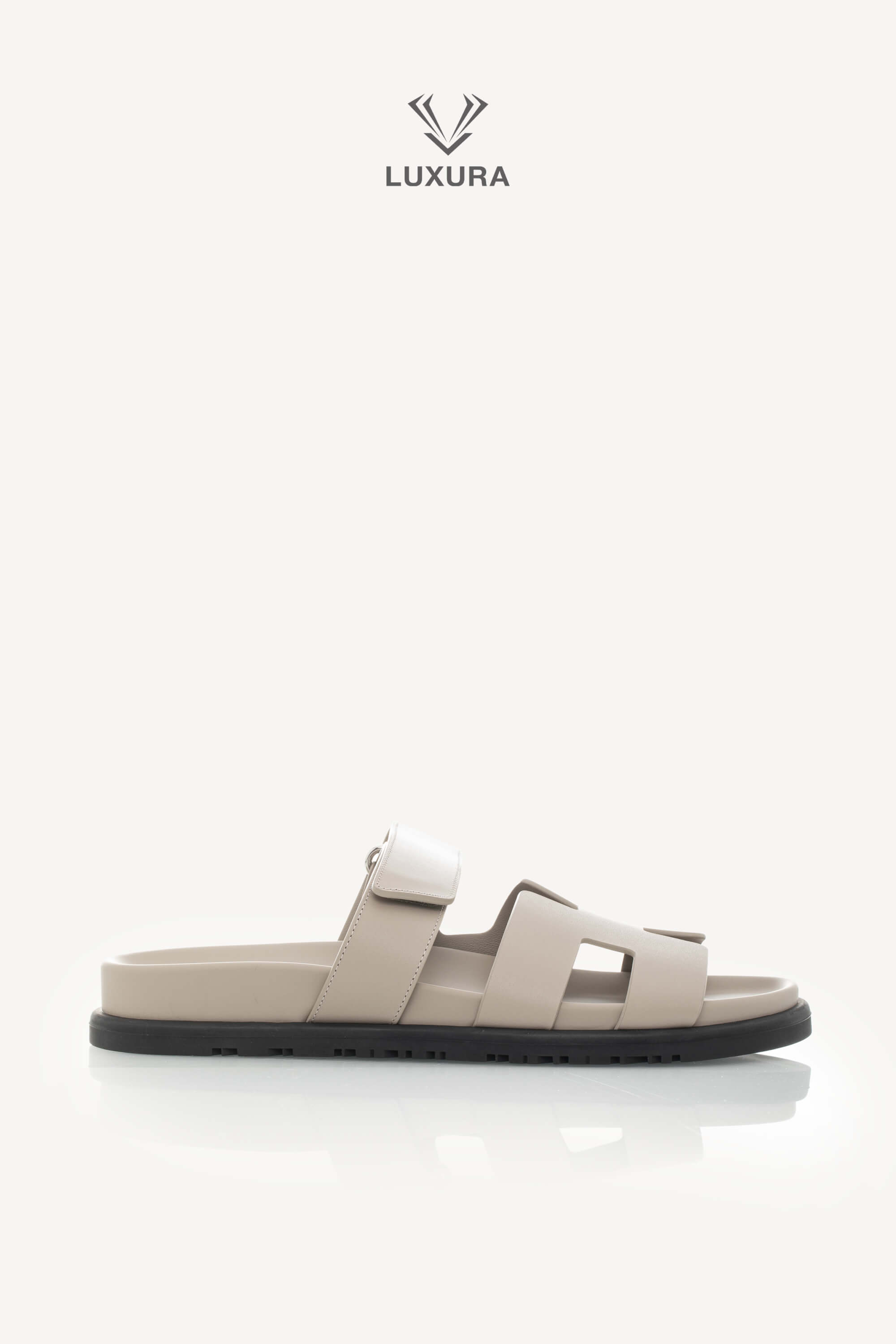 <span style="font-size: 10px;letter-spacing: .15em">HARD TO FIND</span><br> <strong>HERMES</strong><br> <div style="margin-top:10px;font-size:16px">Chypre Sandal Beige Galet 37</div><br>