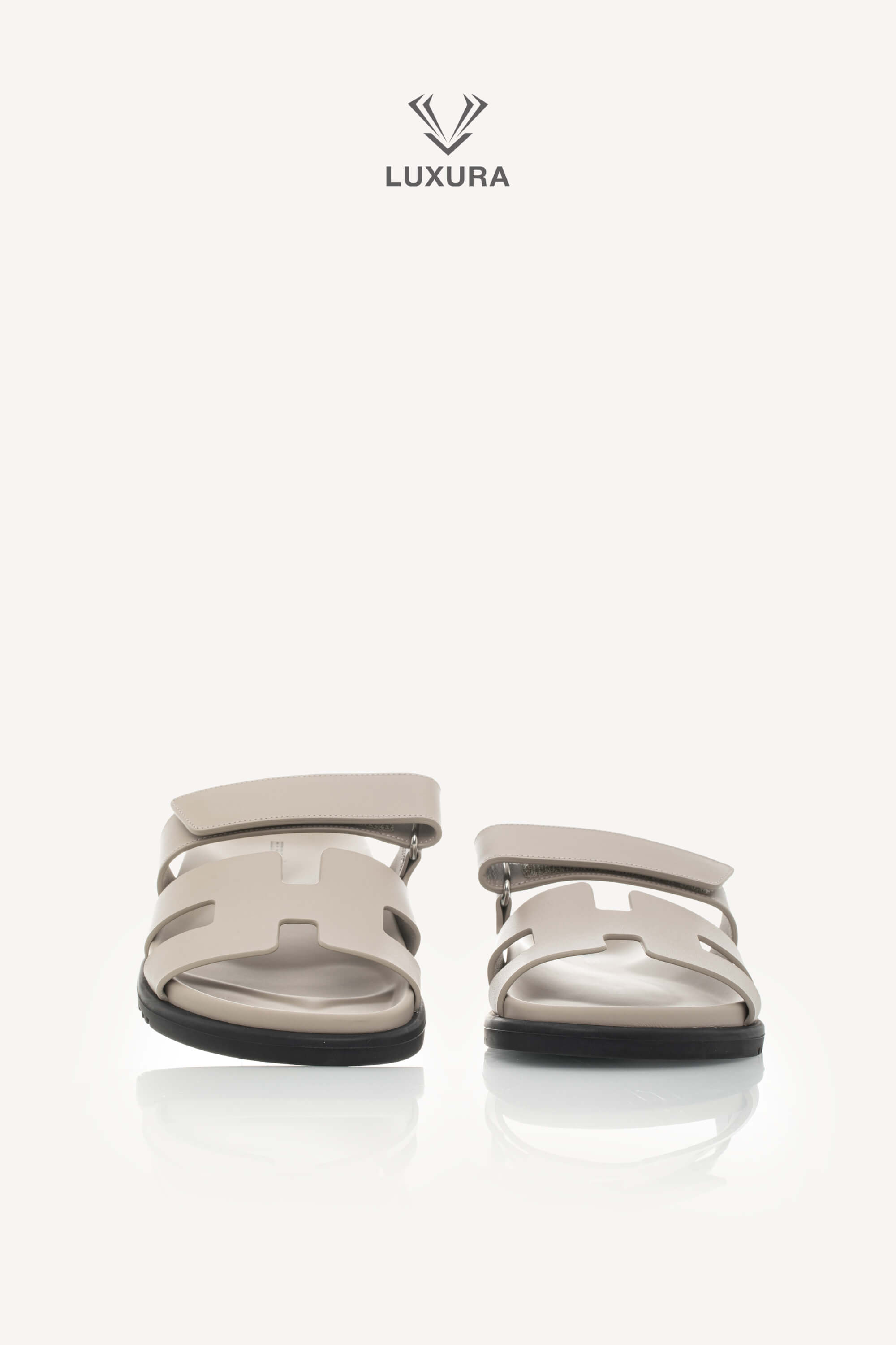 <span style="font-size: 10px;letter-spacing: .15em">HARD TO FIND</span><br> <strong>HERMES</strong><br> <div style="margin-top:10px;font-size:16px">Chypre Sandal Beige Galet 37</div><br> - Image 4