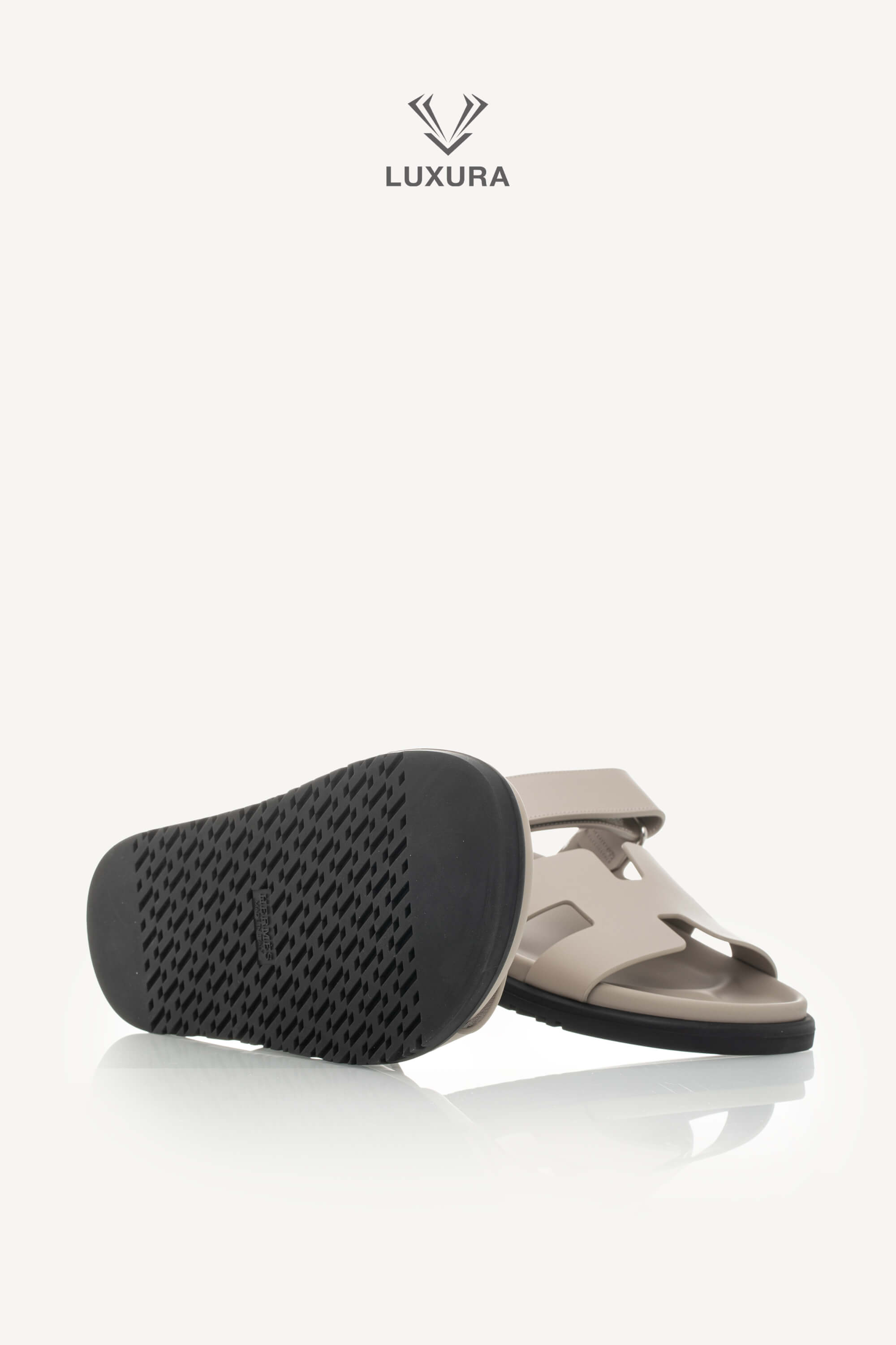 <span style="font-size: 10px;letter-spacing: .15em">HARD TO FIND</span><br> <strong>HERMES</strong><br> <div style="margin-top:10px;font-size:16px">Chypre Sandal Beige Galet 37</div><br> - Image 23