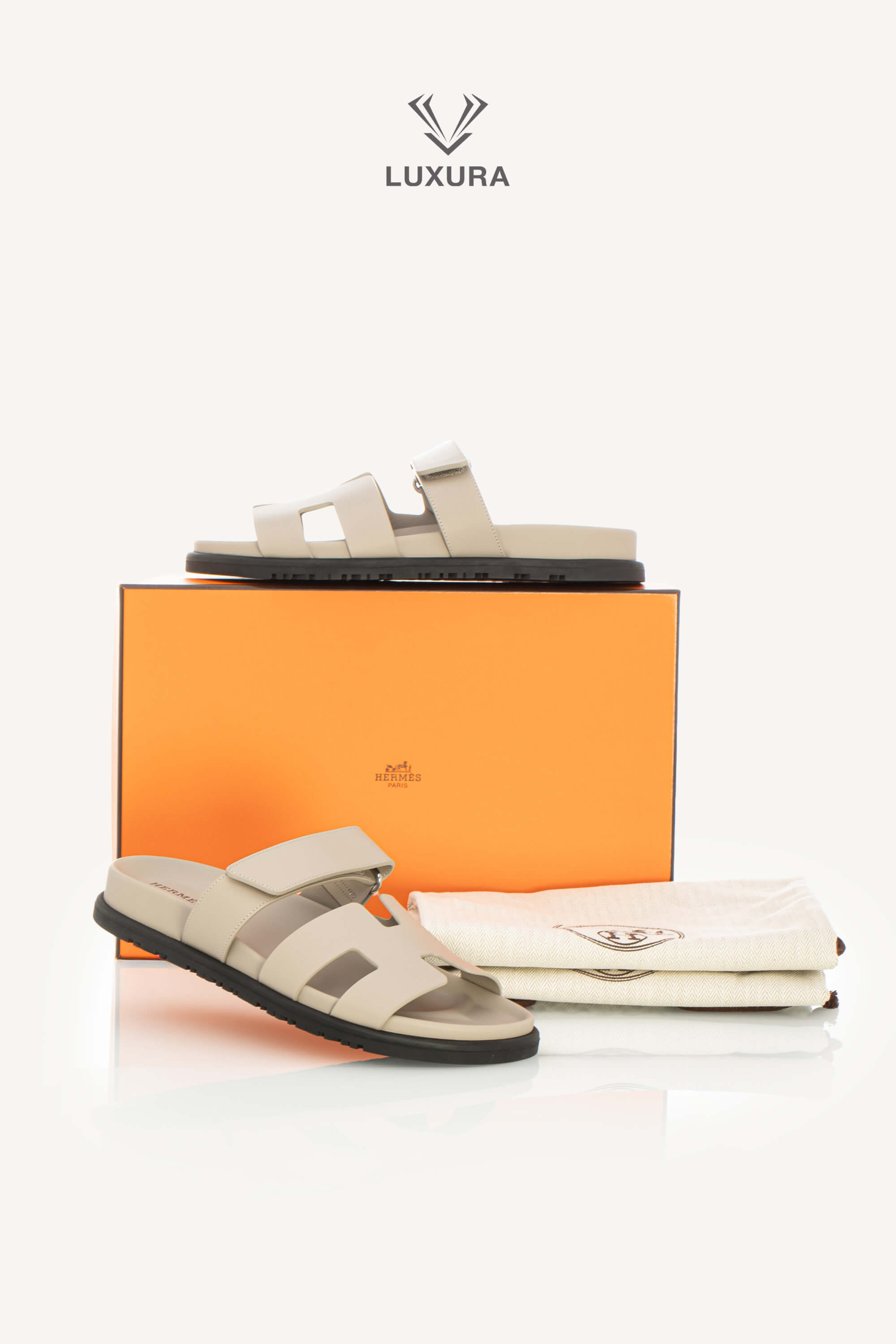 <span style="font-size: 10px;letter-spacing: .15em">HARD TO FIND</span><br> <strong>HERMES</strong><br> <div style="margin-top:10px;font-size:16px">Chypre Sandal Beige Galet 37</div><br> - Image 2